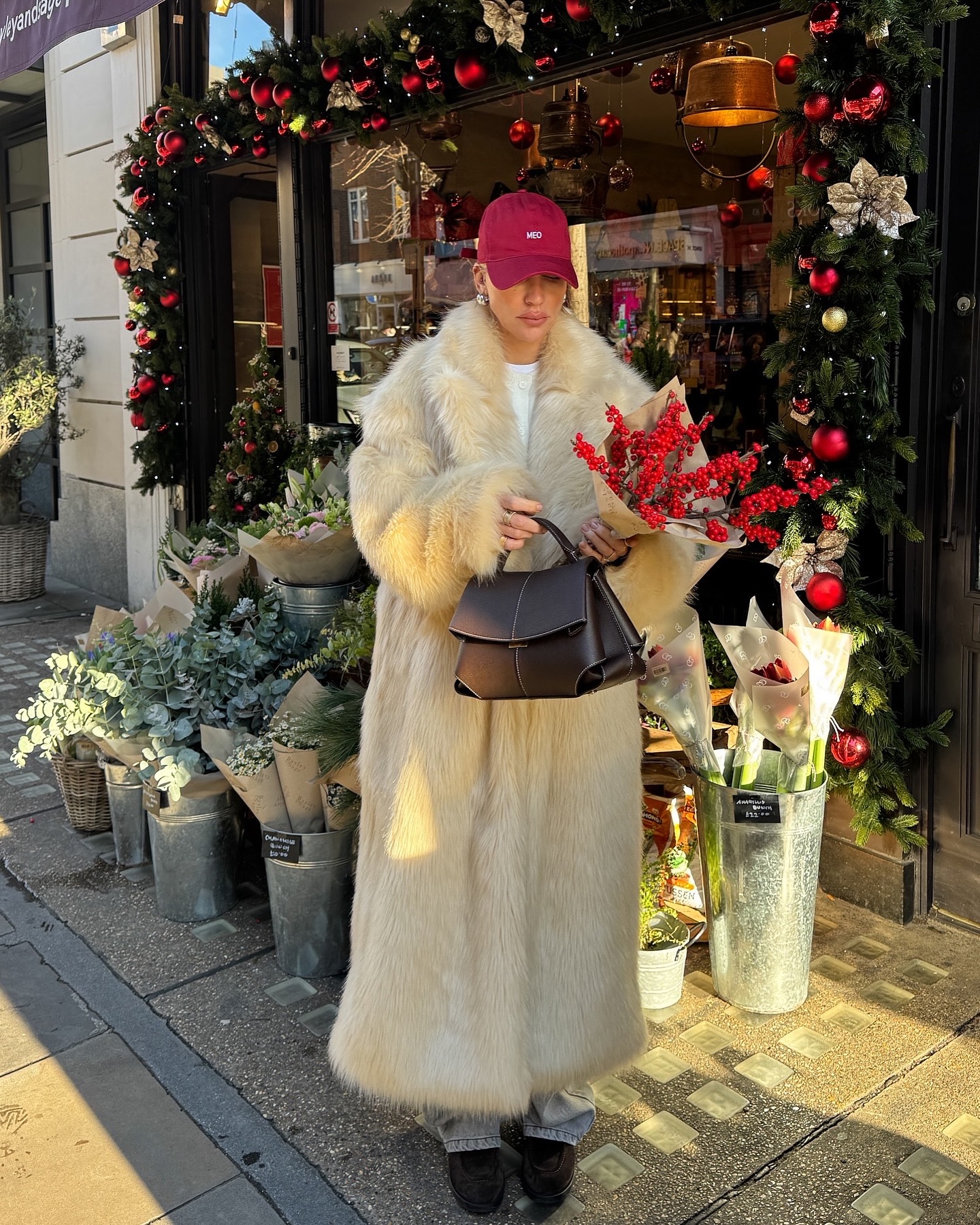 퍼코트 하나로 겨울 준비 완료🧸
겨울엔 이만큼 따뜻한 아우터 또 없죠❄️🤎 이미지3