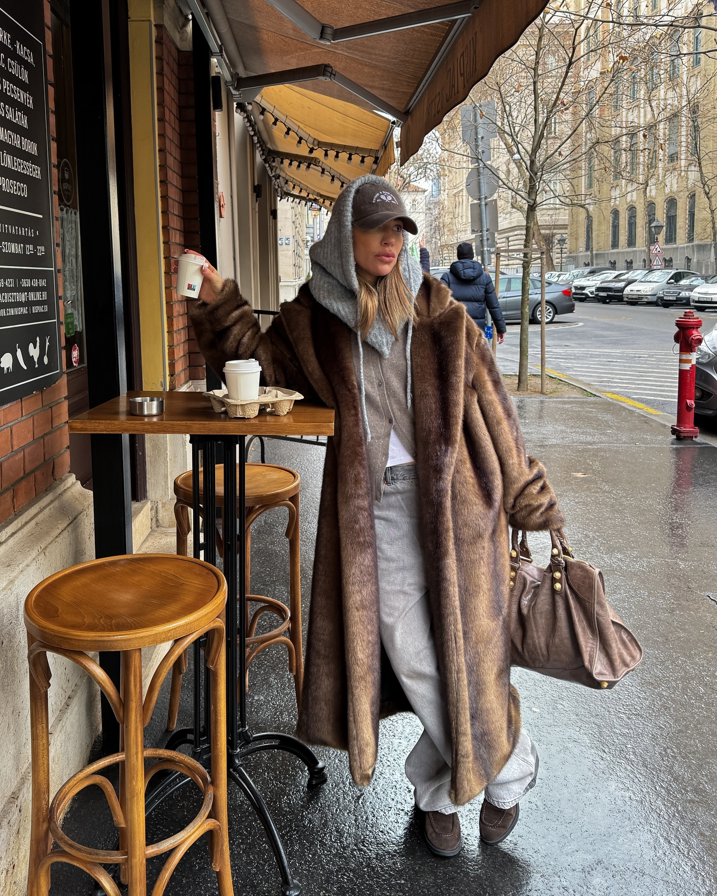 퍼코트 하나로 겨울 준비 완료🧸
겨울엔 이만큼 따뜻한 아우터 또 없죠❄️🤎 이미지2