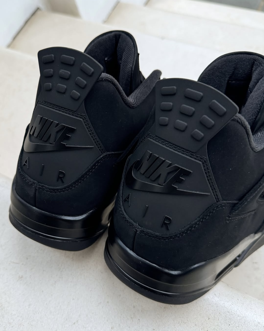 스우시로 돌아온 조던4 블랙캣🐈‍⬛ 이미지3