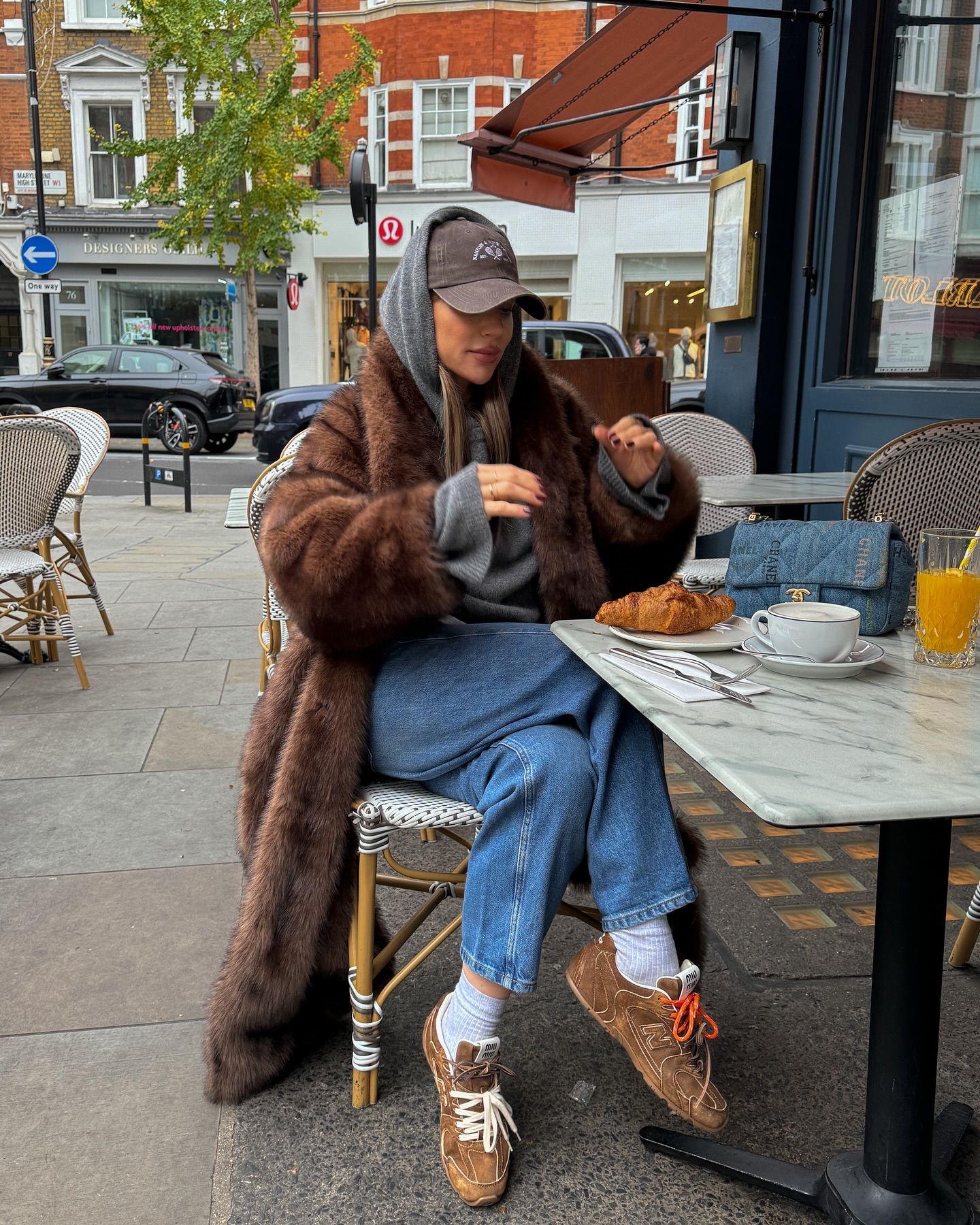 퍼코트 하나로 겨울 준비 완료🧸
겨울엔 이만큼 따뜻한 아우터 또 없죠❄️🤎 이미지5
