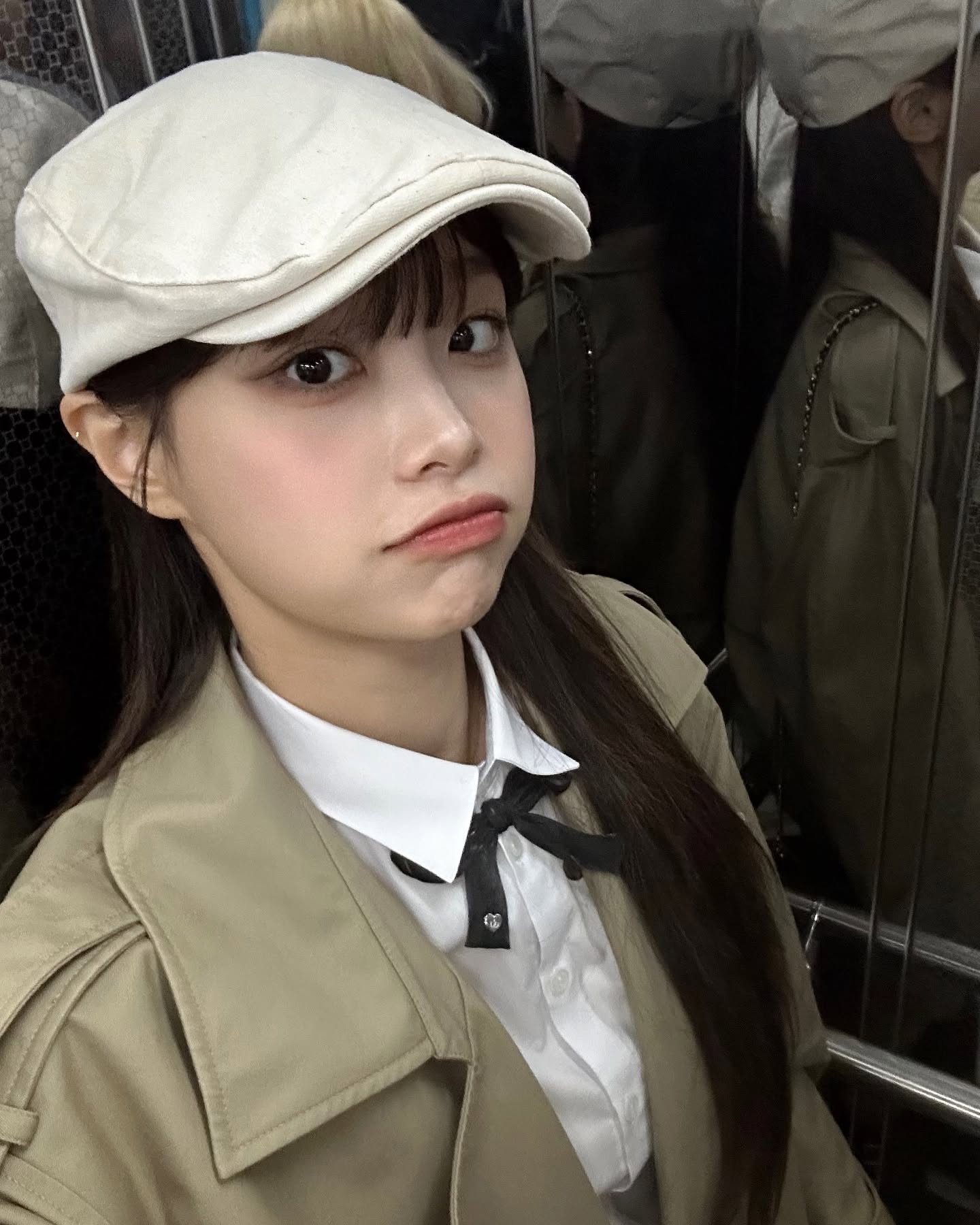 볼캡 질리면 꺼내드는 헌팅캡🖤
묶거나 풀어도 매력 포인트 확실✨🎶헌팅캡으로 무드 바꾸자 이미지9