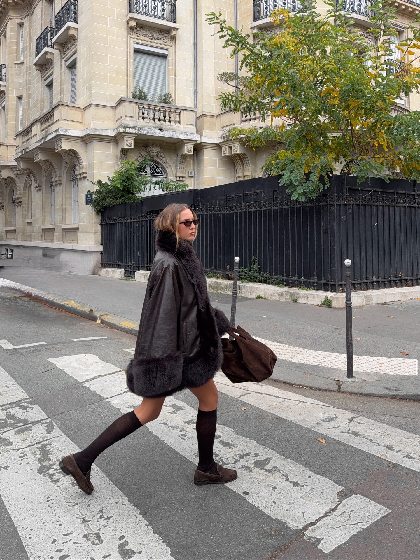 오늘은 무스탕 입고 나가볼까?🧸
영하에도 끄떡없는 포근 무스탕으로 데일리룩 완성해 보자🤎🖤 이미지5