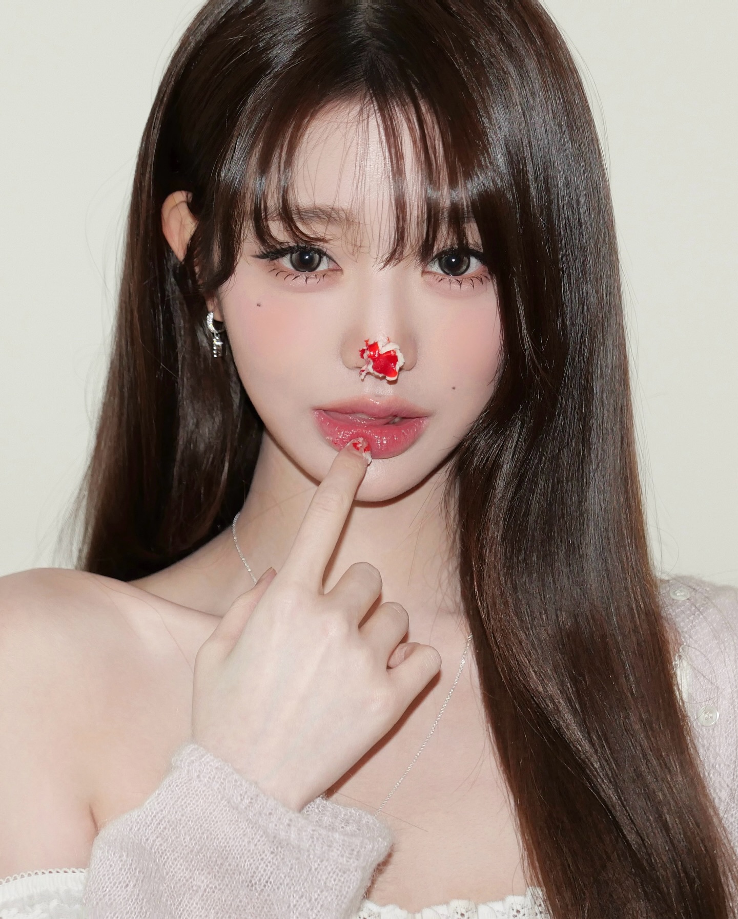 빛날수록 더 예쁜 것은?💡
은은하게 빛날수록 더 예쁜 글로우립으로 분위기 완성💄✨ 이미지1