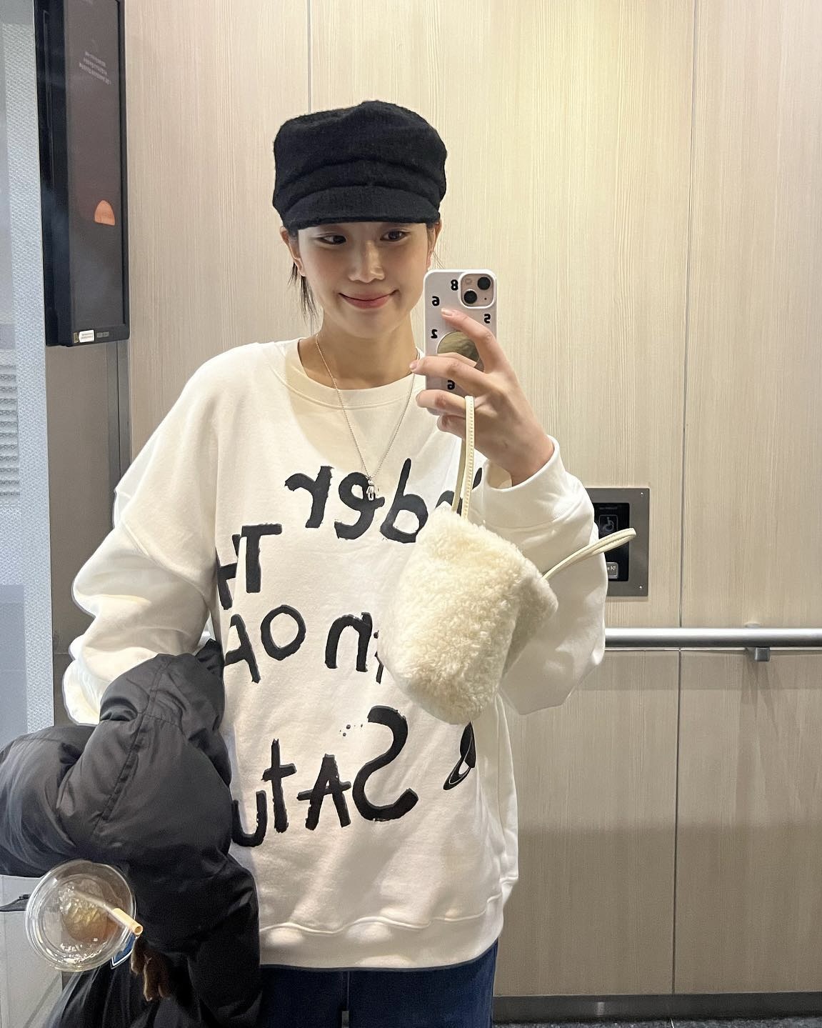 현시점 입기 좋은 무지 맨투맨🪄
단독으로도, 레이어드로도 활용 가능한 만능 맨투맨 충분🩶🖤 이미지4