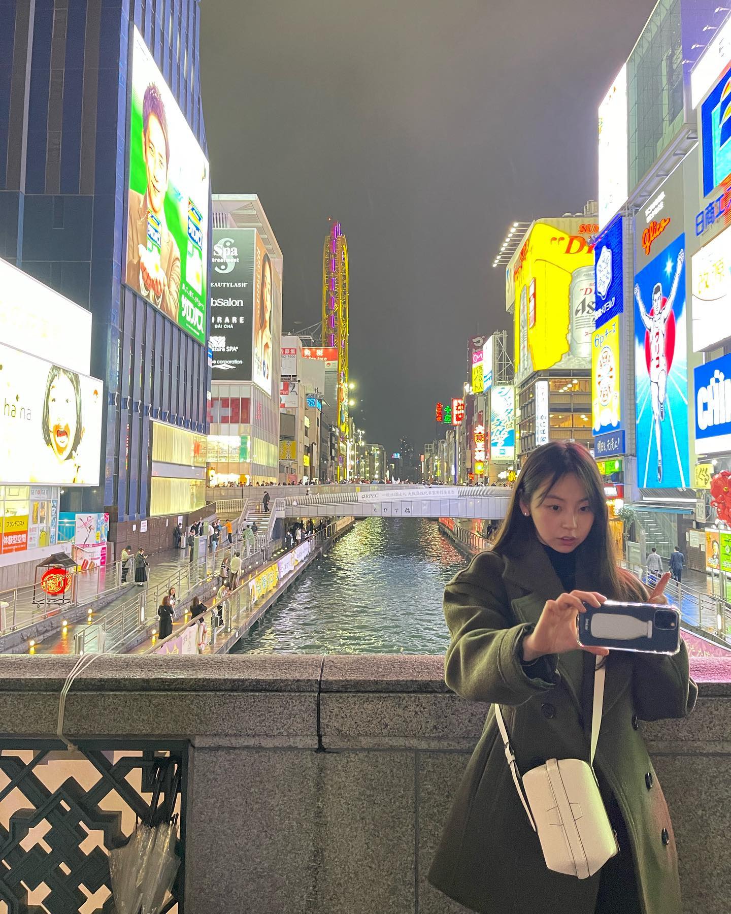 요즘 유행하는 미디 코트🧥
숏보다 따뜻한 미디코트로 데일리룩 코디하기🤎✨ 이미지6