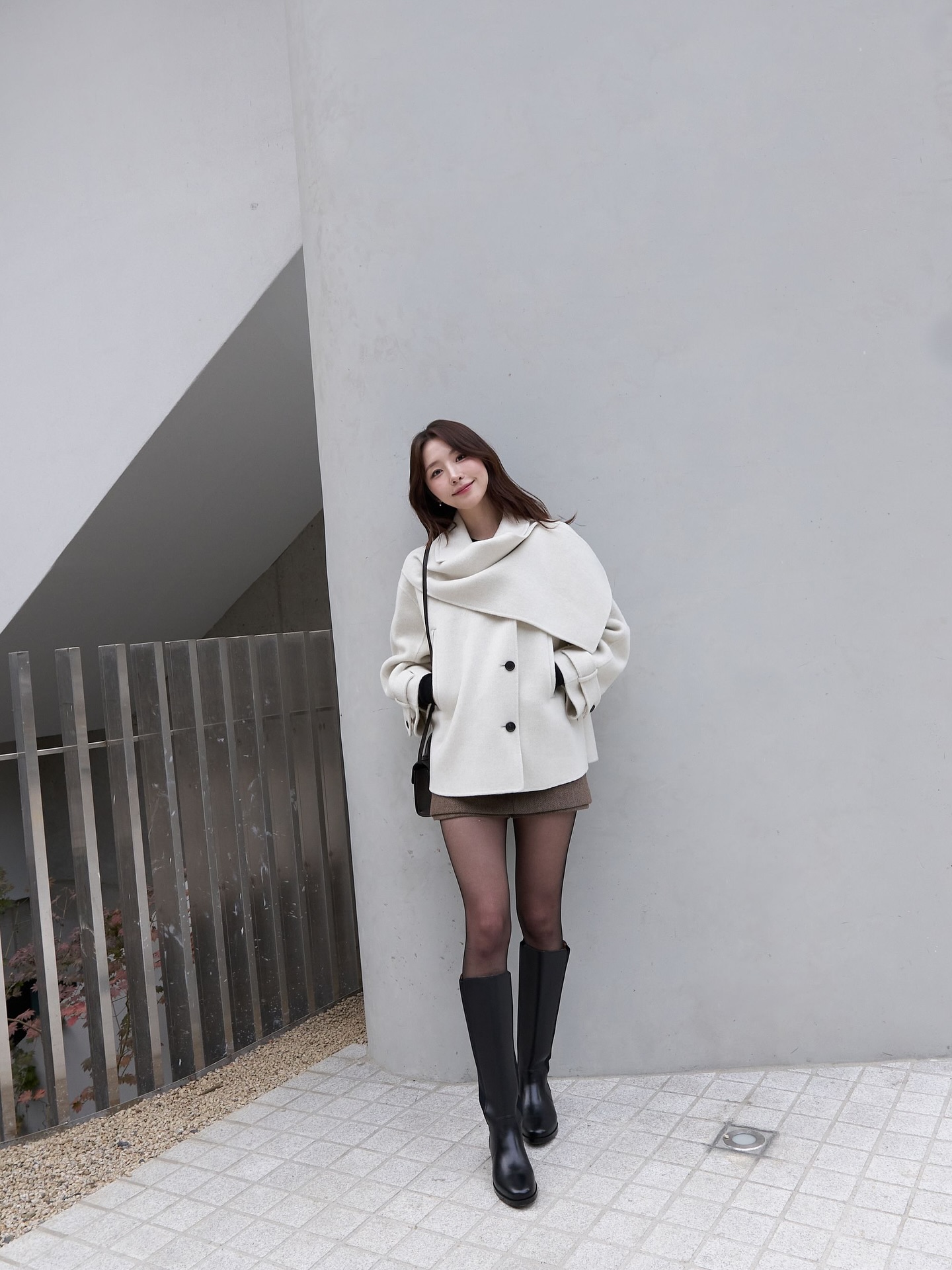 요즘 유행하는 미디 코트🧥
숏보다 따뜻한 미디코트로 데일리룩 코디하기🤎✨ 이미지7