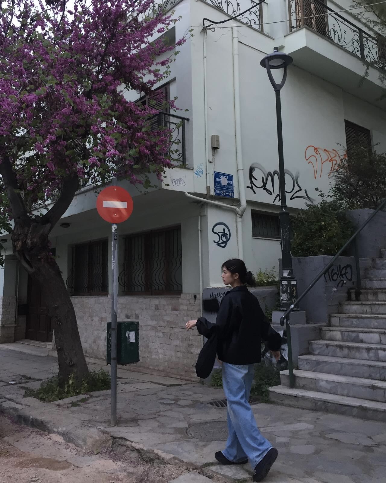 와이드 팬츠 유행 끝나지 않았어🙌🏻
모던? 캐주얼? 다 가능해💡💙@와이드 데님 코디 참고해 이미지8