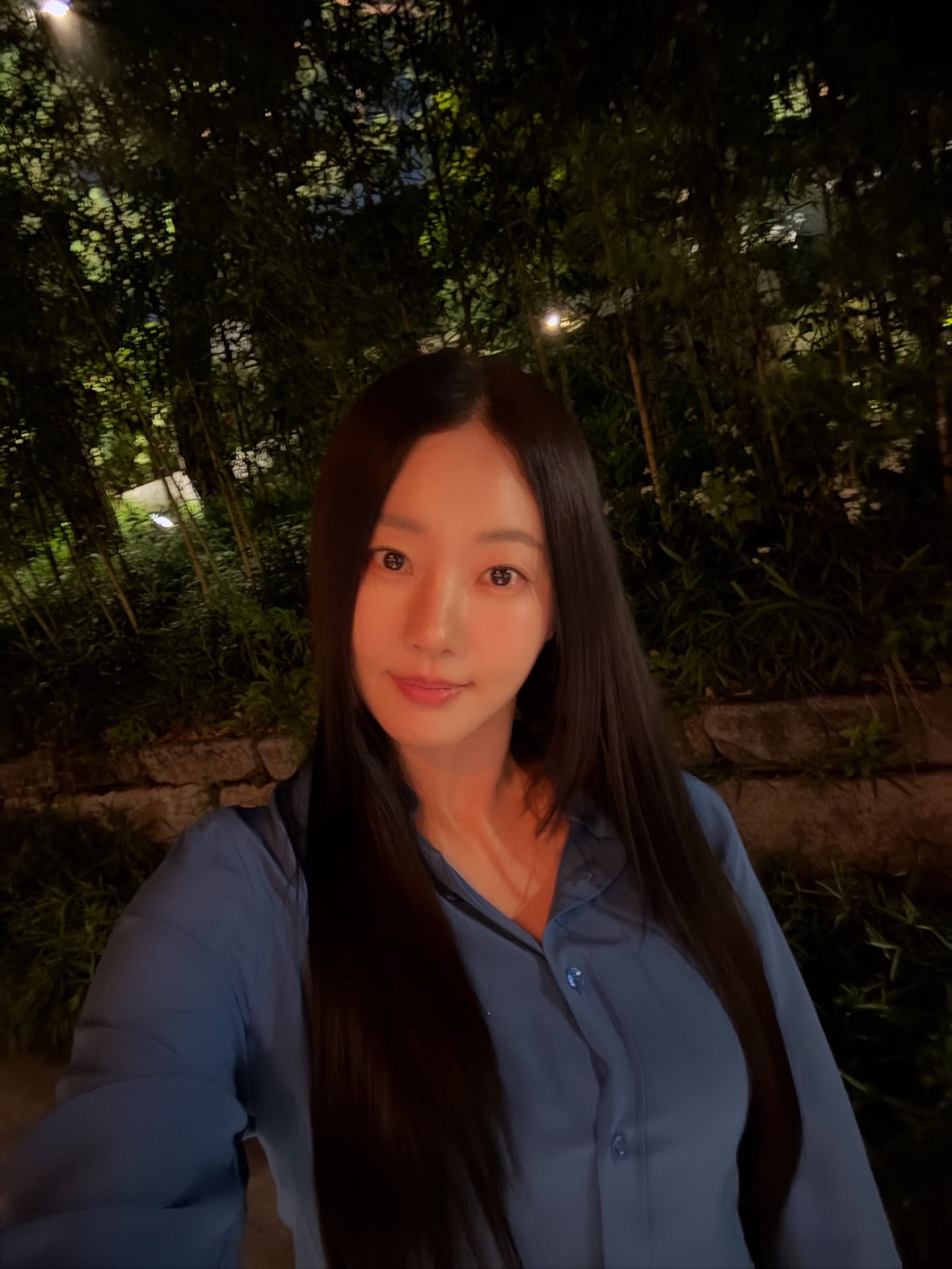 차분하고 세련됐다?✨
단발병도 잊게 하는 긴 생머리의 매력💇‍♀️🖤 이미지8