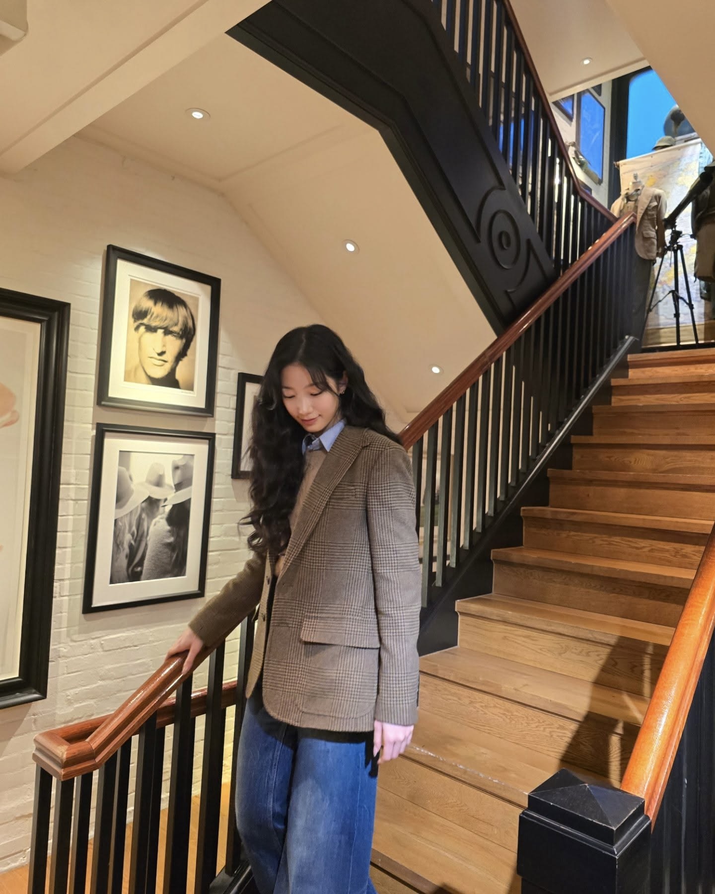 와이드 팬츠 유행 끝나지 않았어🙌🏻
모던? 캐주얼? 다 가능해💡💙@와이드 데님 코디 참고해 이미지3