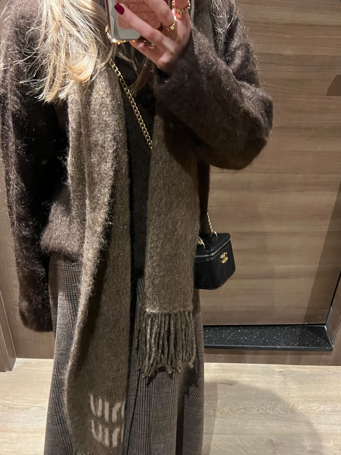 추위로부터 지켜줄 머플러🧣
아침 출근 겨울 필수템🤎 까먹지 말고 챙기자✨ 이미지1