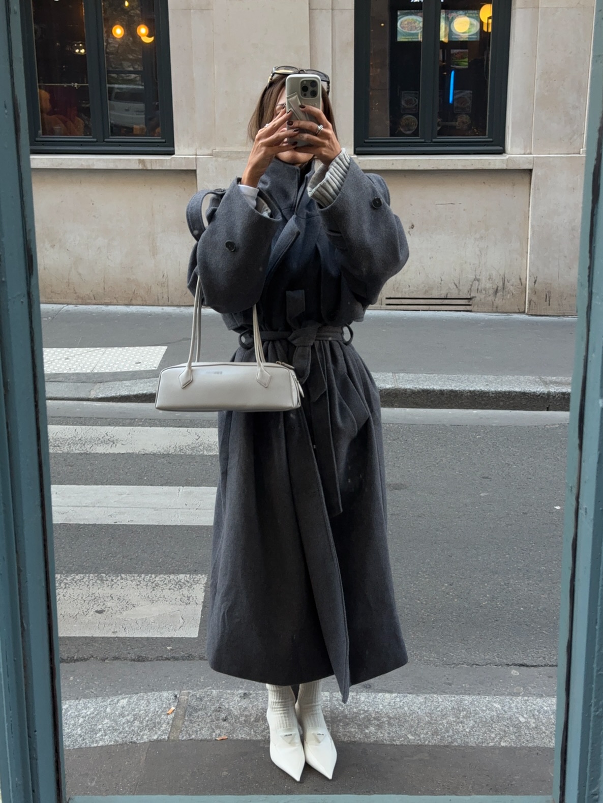 따뜻함을 더한 맥시코트🤎
길게 떨어지는 라인으로 겨울 분위기 완성🌨️✨ 이미지4