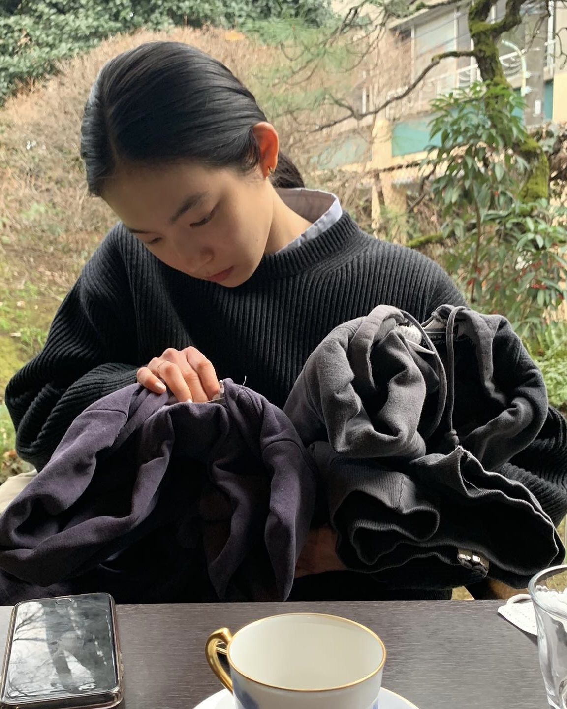 니트 스타일링 생각보다 간단해💡
데님부터 슬랙스까지, 데일리로 즐기기 좋은 라운드니트🧶🖤 이미지5