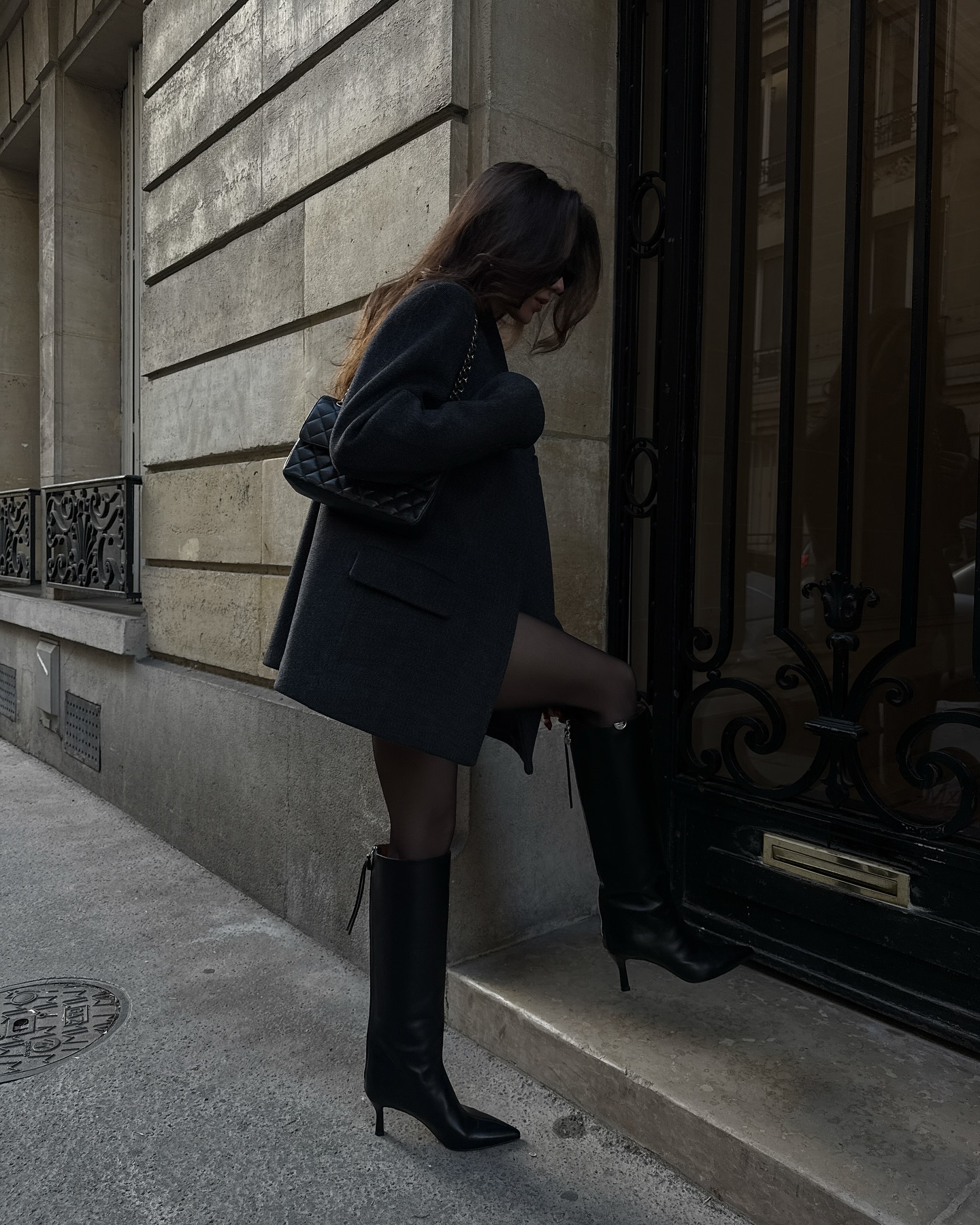 맨다리 춥잖아🖤스타킹으로 힘주자
은은히 드러나는 실루엣이 더 매력적인 블랙 시스루 스타킹✨🐈‍⬛ 이미지7