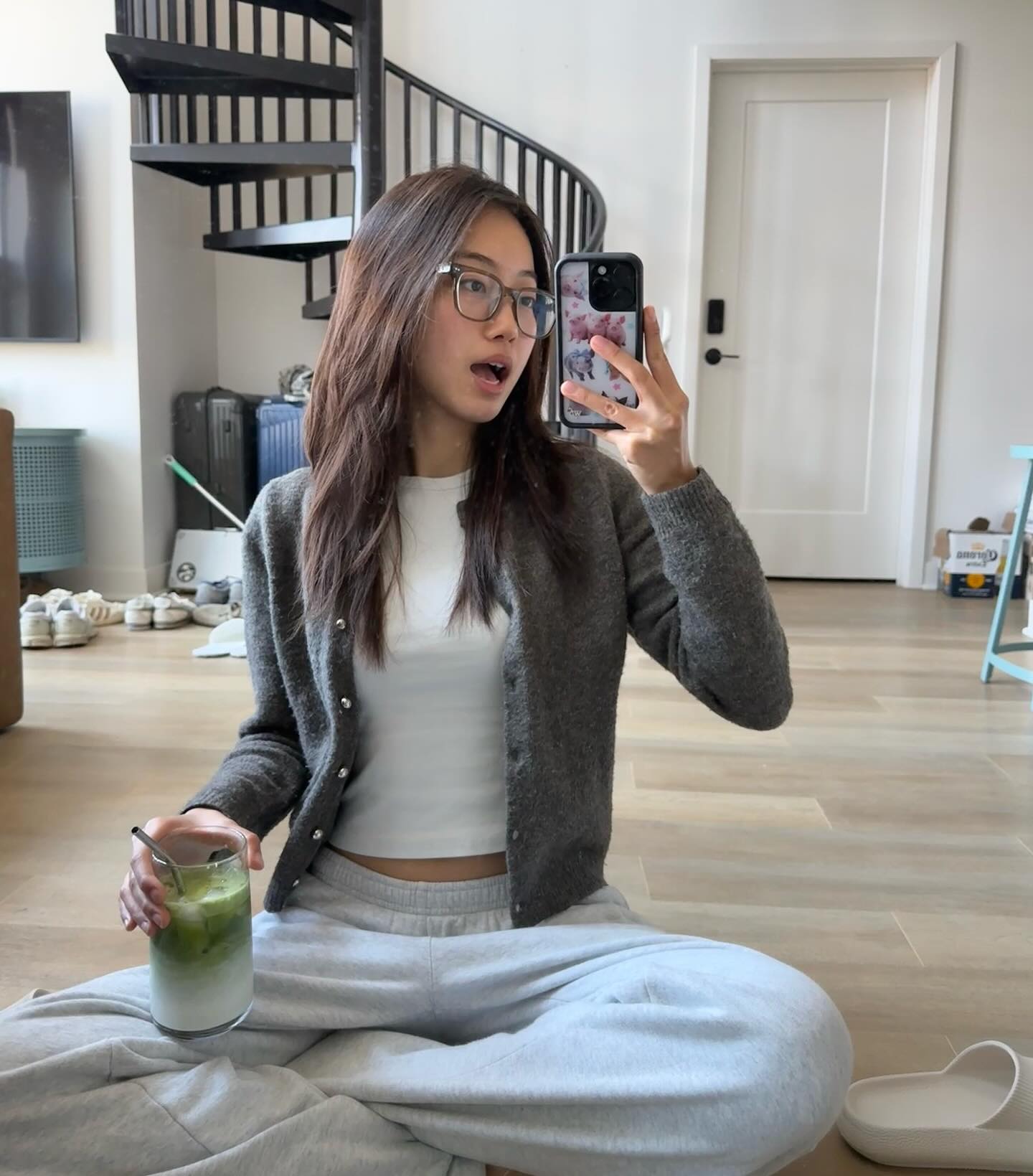 겨울 꾸안꾸? 그레이 조거 팬츠지🩶
운동부터 데이트까지 올라운더 그 자체🤍👍🏻조거 팬츠 밖에 없어 이미지6