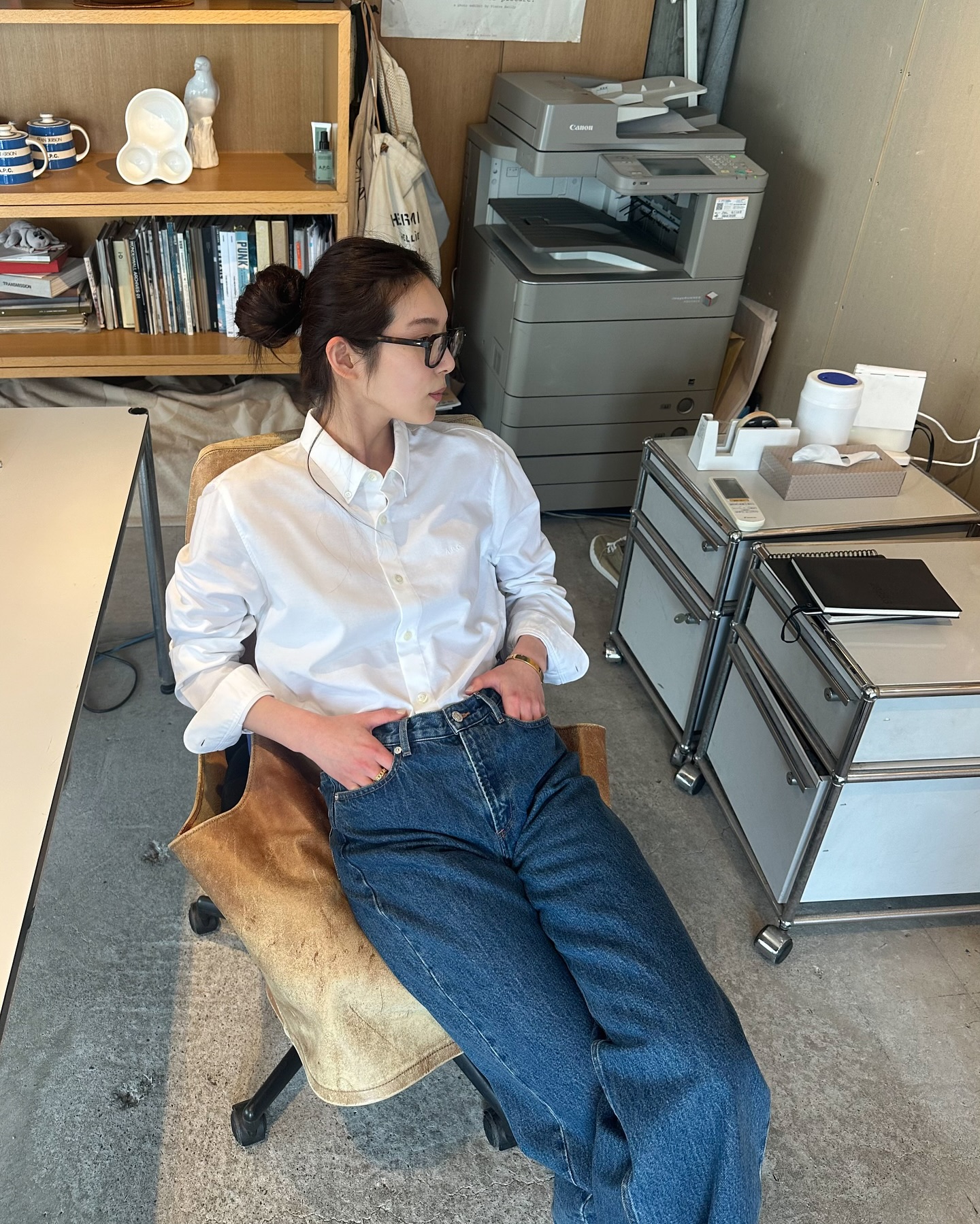 와이드 팬츠 유행 끝나지 않았어🙌🏻
모던? 캐주얼? 다 가능해💡💙@와이드 데님 코디 참고해 이미지6