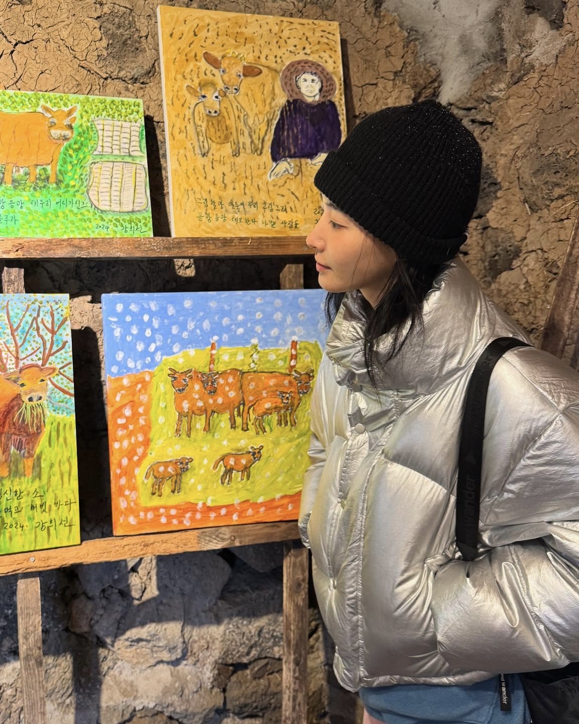 칼바람에 깜짝🥶숏 패딩부터 꺼내자
코트는 너무 추워🙅🏻♀️🤍 몽글몽글하고 따뜻한 숏 패딩 입어주세요 이미지1