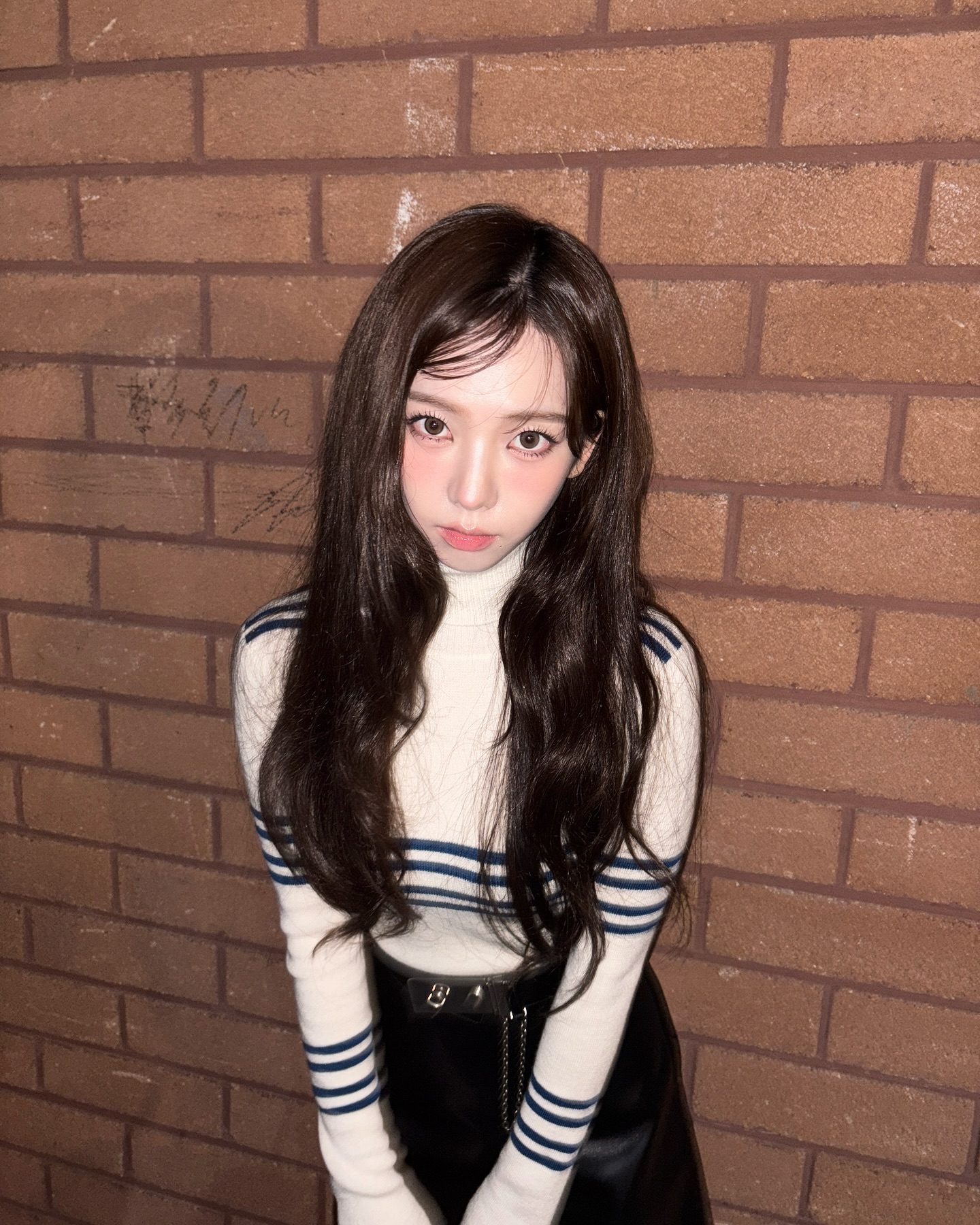 얼굴 소멸 앞머리 헤어?👀
얼굴 작아 보이게 만드는 깻잎머리 진짜 고능하다💓 이미지4