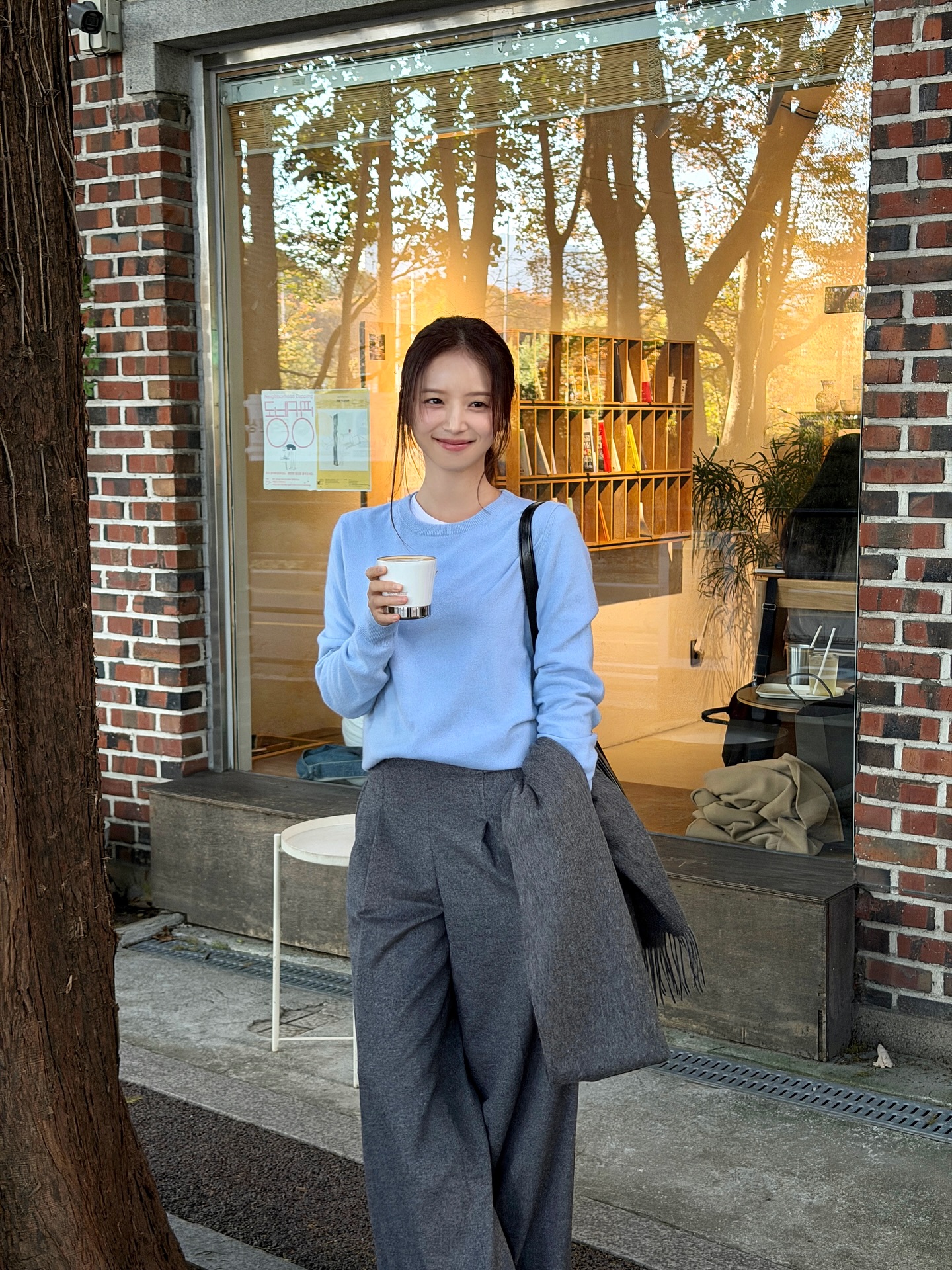 니트 스타일링 생각보다 간단해💡
데님부터 슬랙스까지, 데일리로 즐기기 좋은 라운드니트🧶🖤 이미지6