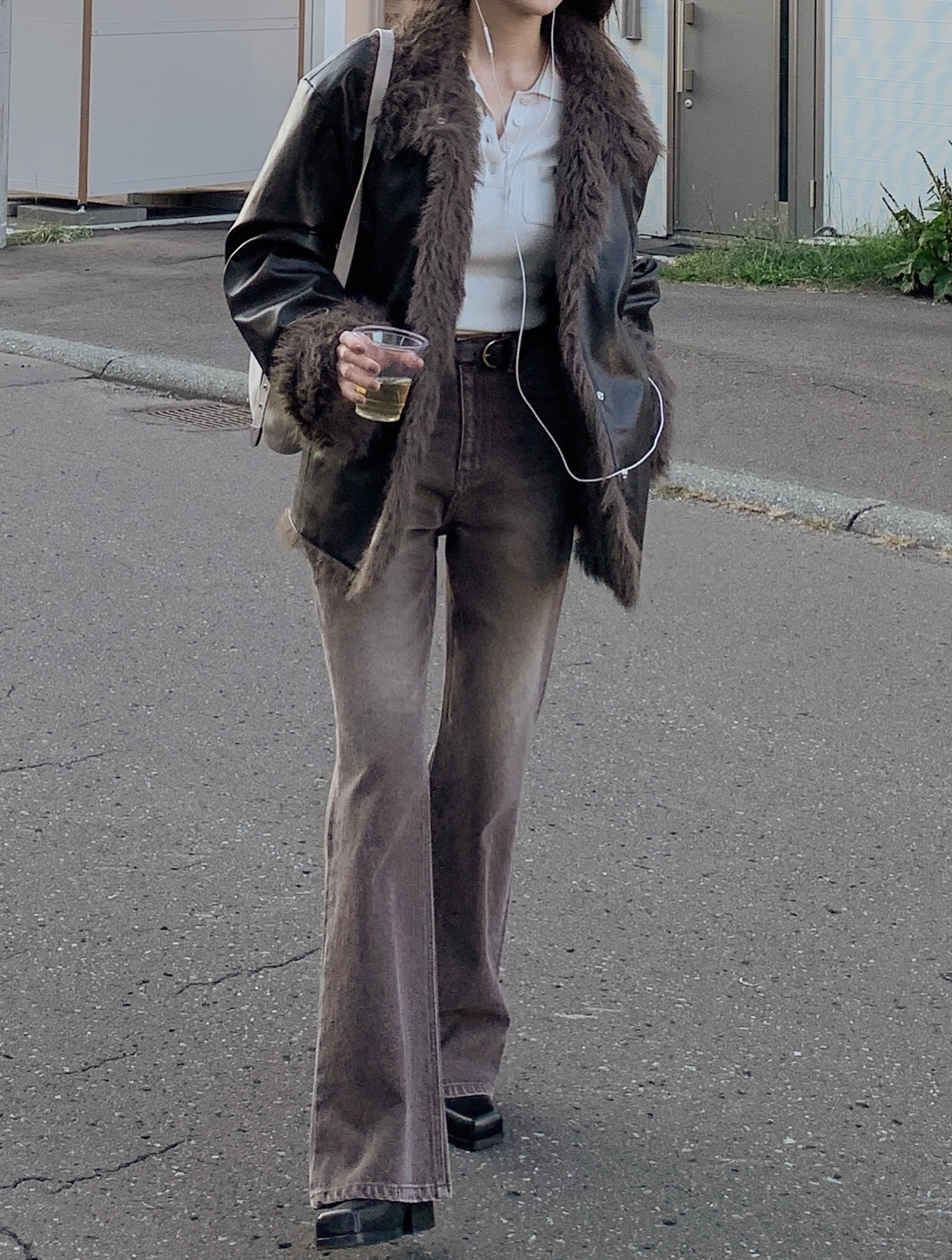 지금 날씨엔 무스탕만한 게 없죠💡
따뜻한 겨울을 보내기 위해서 무스탕은 선택 아닌 필수야🤍🤎 이미지4