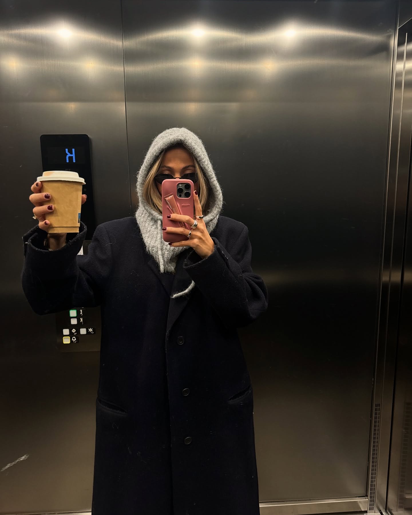 눈 오는 날 하나만 써도 따뜻해🩶
겨울엔 머리부터 목까지 따뜻하게 바라클라바 챙기기🧶 이미지2