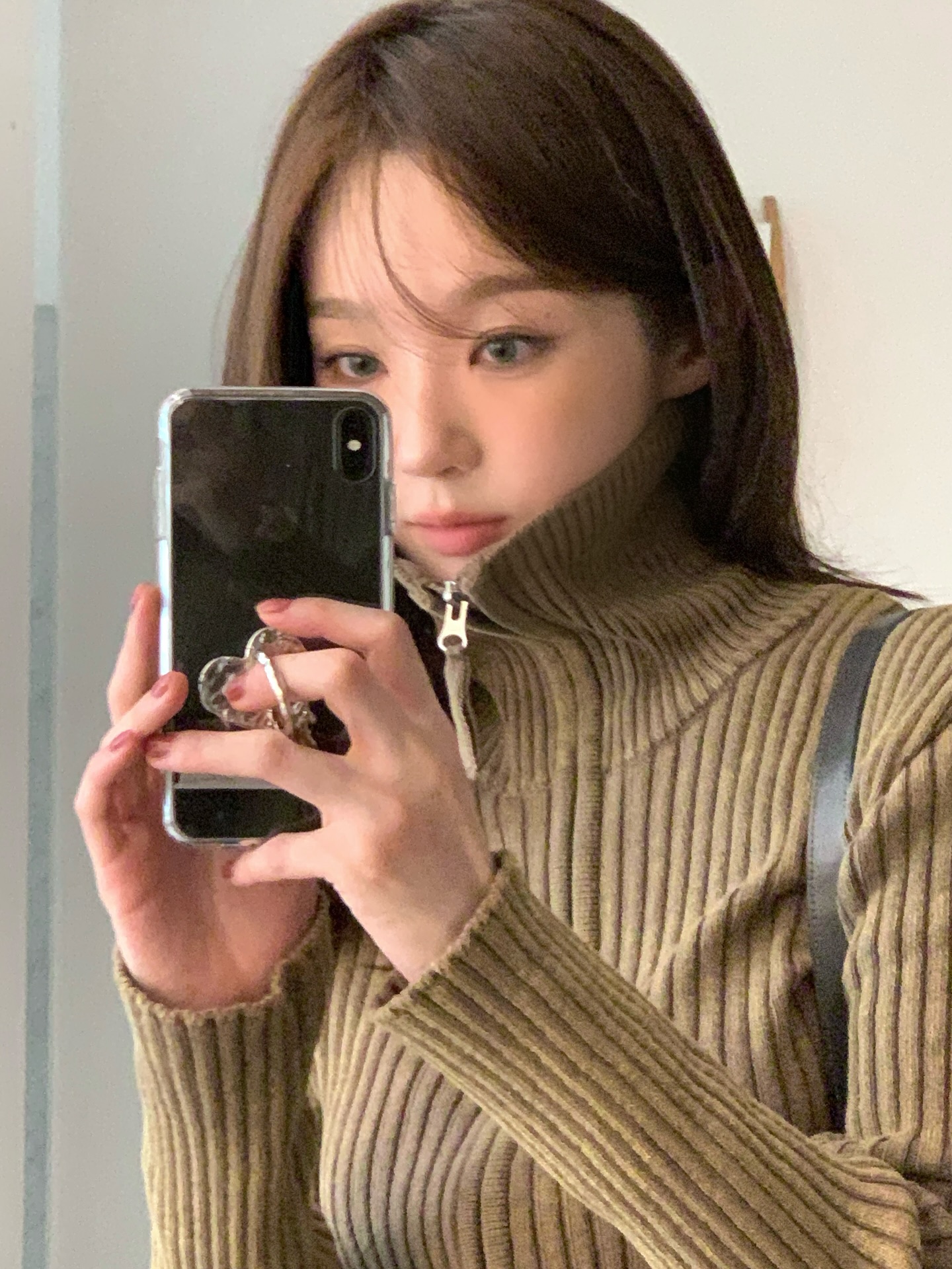 목도리 대신 목폴라🖤
귀찮은 날엔 더 든든한 겨울 필수템 목폴라니트✨❄️ 이미지2