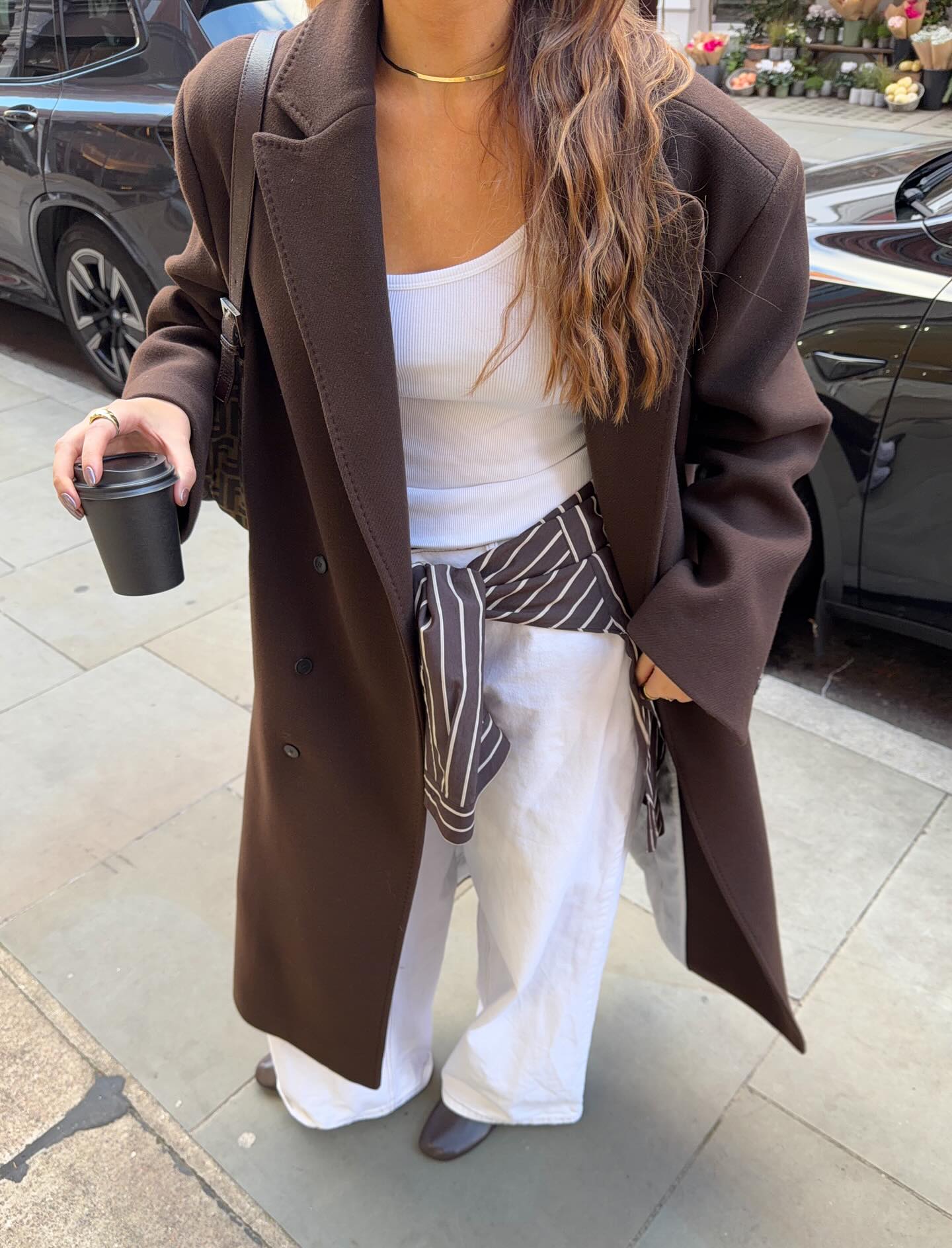 겨울룩을 더 세련되게🤍
화이트 팬츠로 밝고 담백한 겨울 스타일 완성해보세요✨ 이미지7