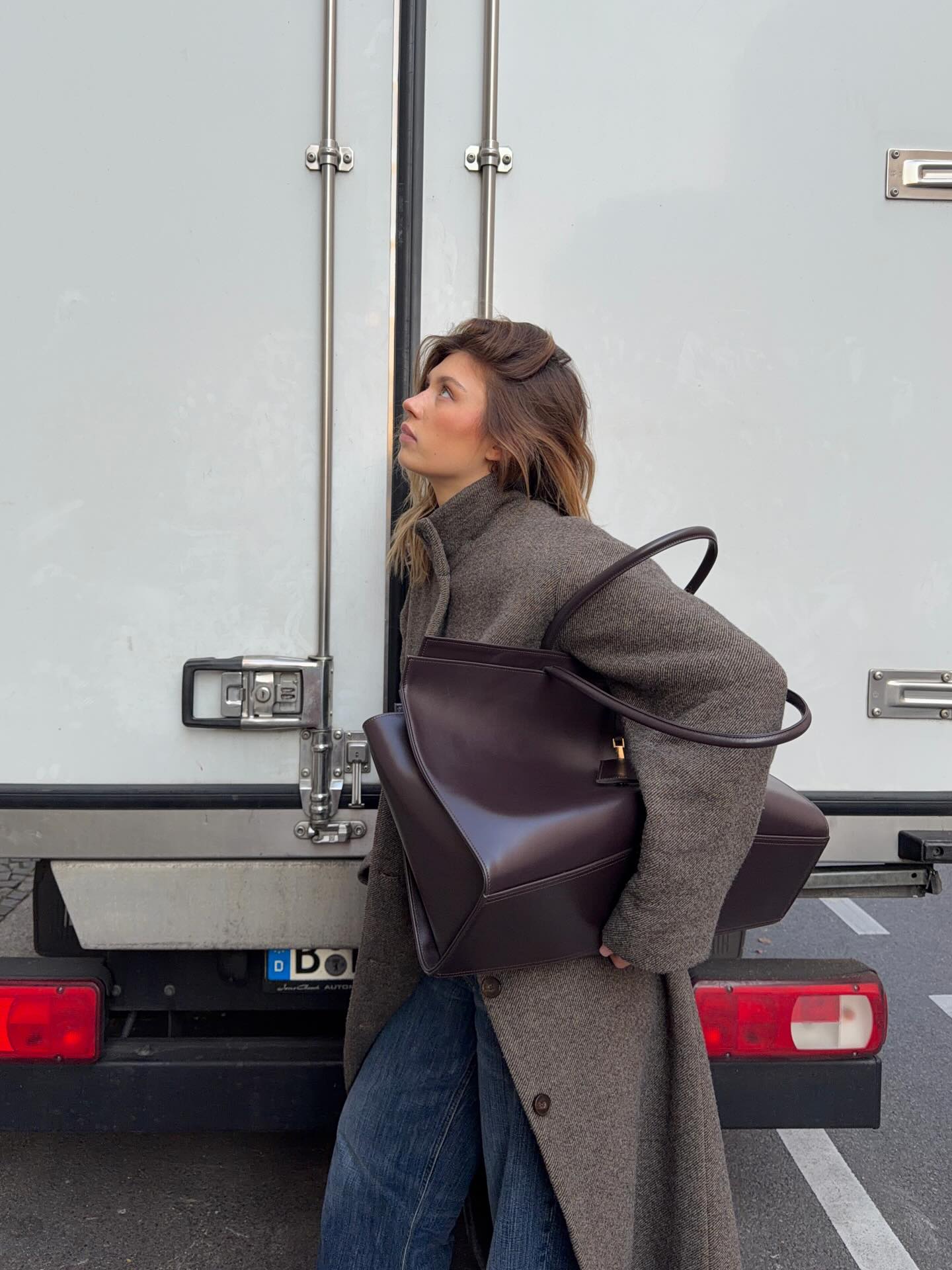 겨울엔 하이넥 코트로 목 보호😌
추운 날 몸이 느려질 땐🥶🧚🏻 목도리 말고 하이넥 코트 툭 걸치자 이미지3