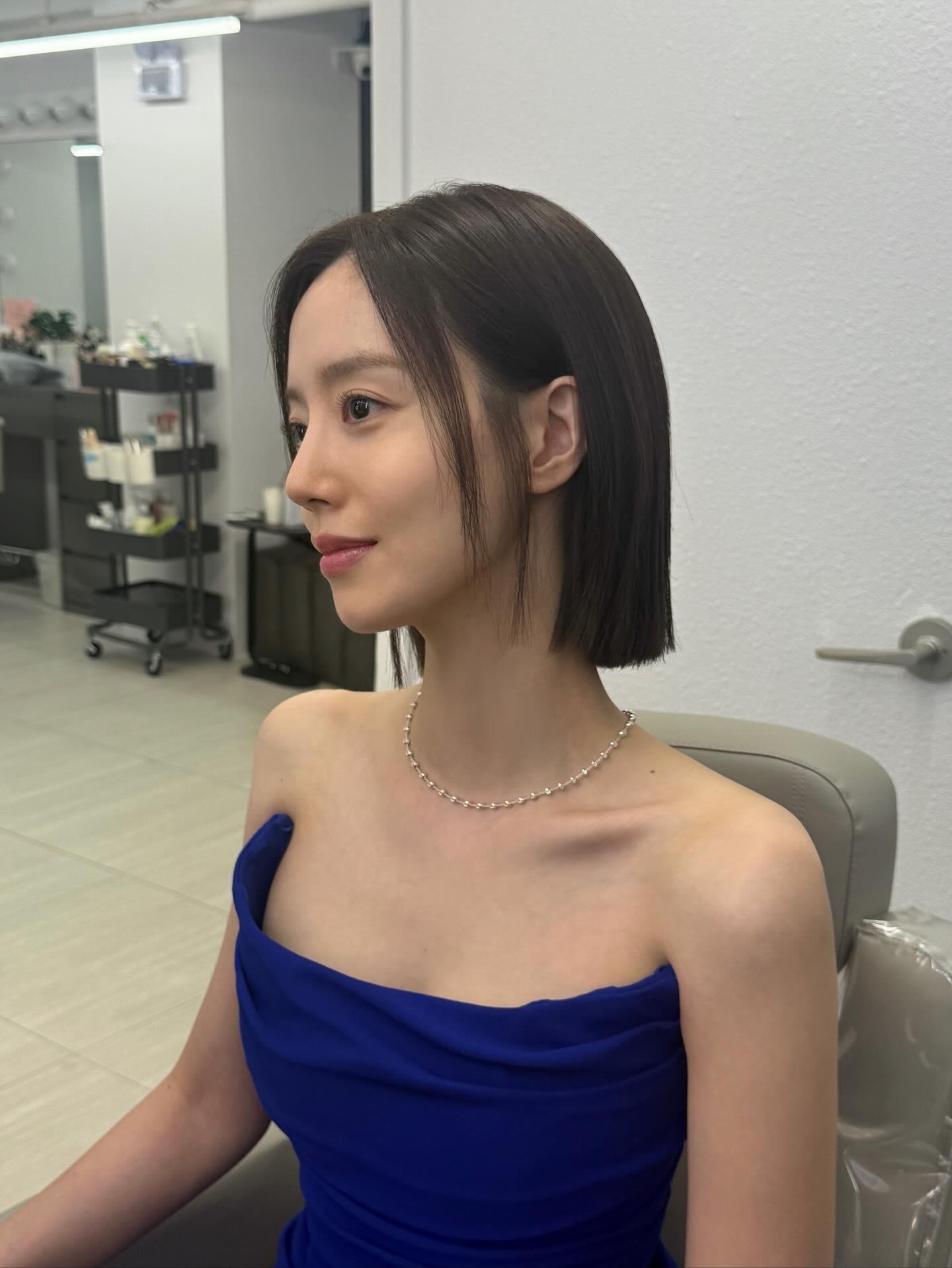 끝도 없는 단발의 매력💕
자꾸만 눈길이 가는 단발 헤어 스타일링💇‍♀️🖤 이미지3