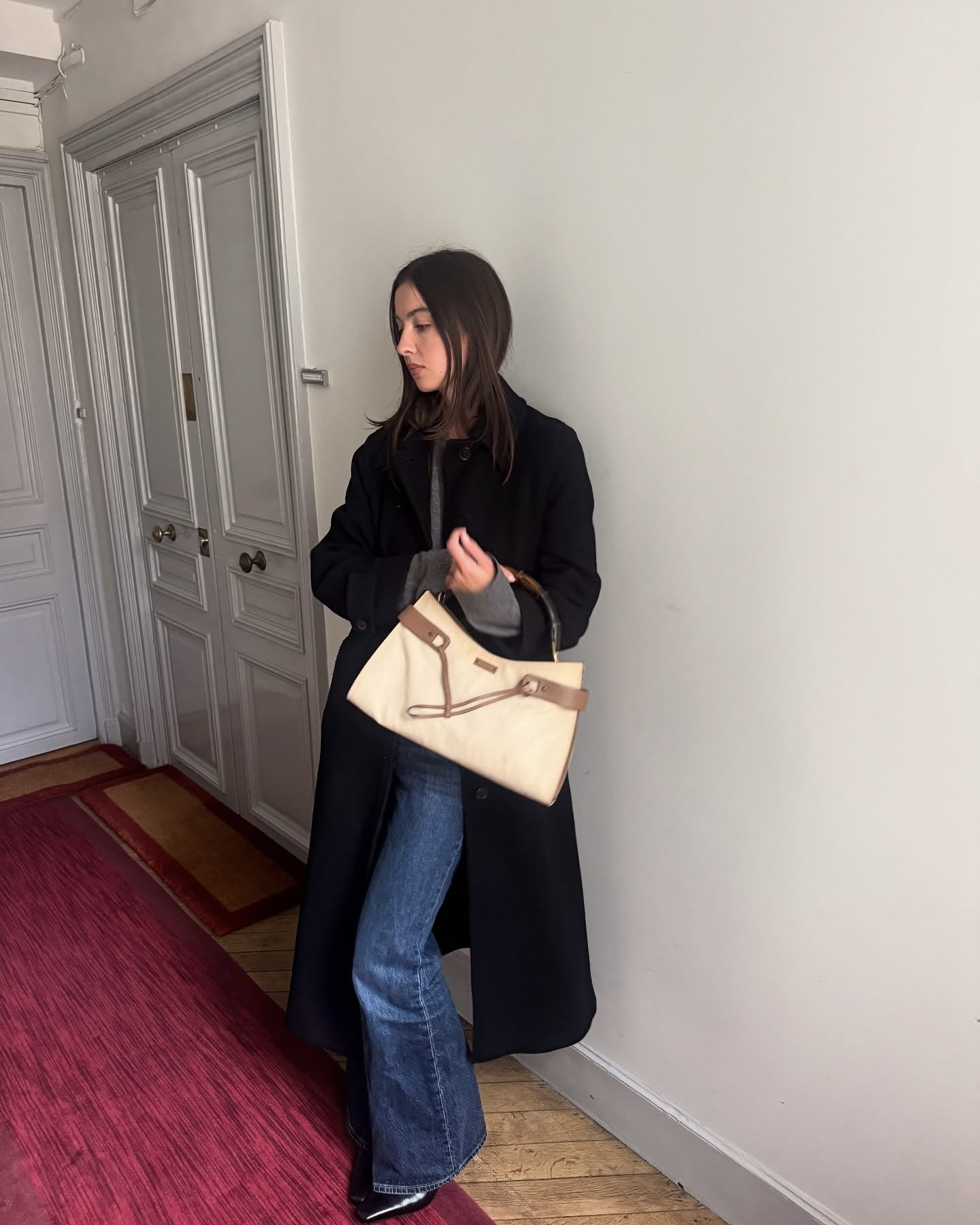 핫걸 필수템🔥로우 라이즈 부츠컷
허리선 낮추고 다리는 길어 보이게✨👖완벽 실루엣 부츠컷 팬츠 이미지5