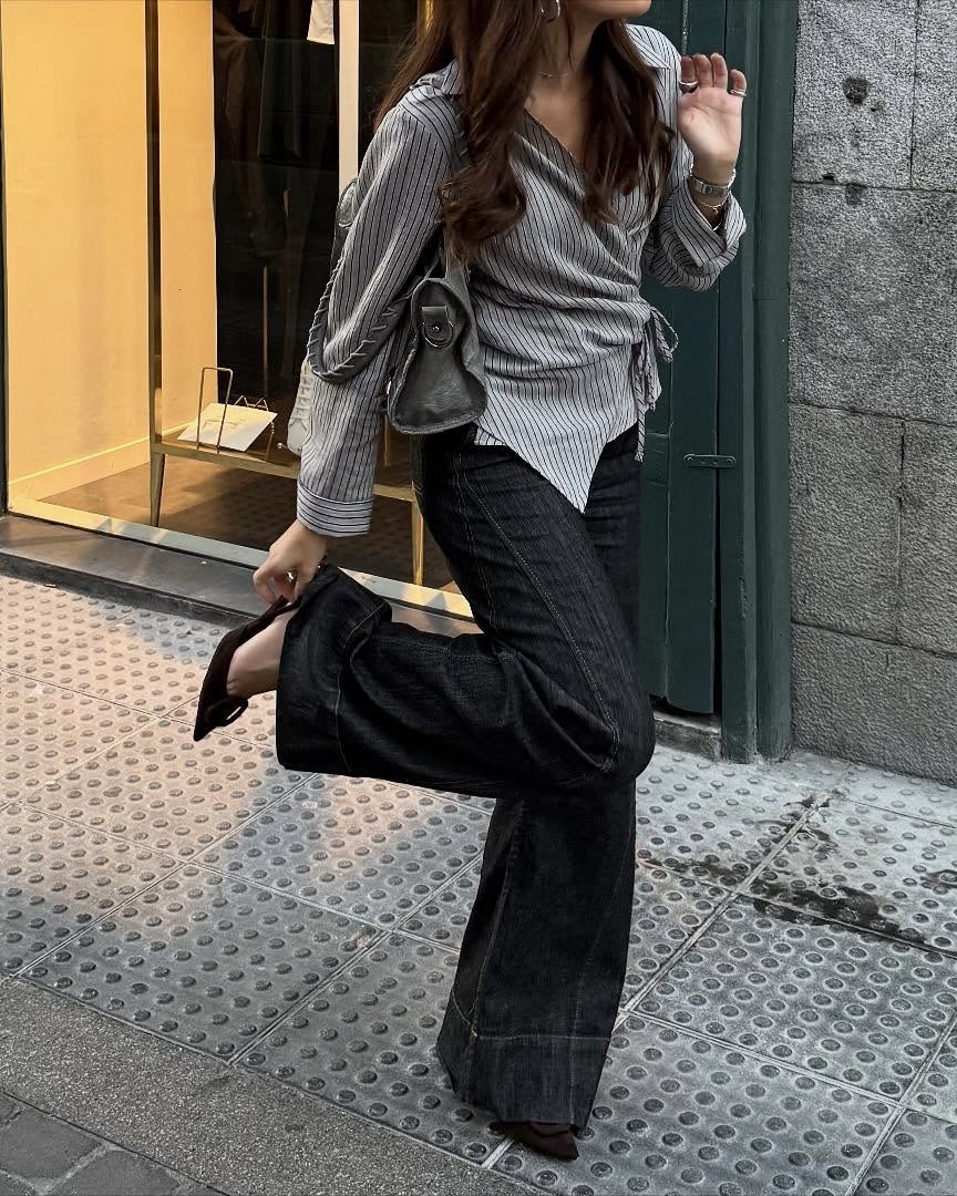 핫걸 필수템🔥로우 라이즈 부츠컷
허리선 낮추고 다리는 길어 보이게✨👖완벽 실루엣 부츠컷 팬츠 이미지1