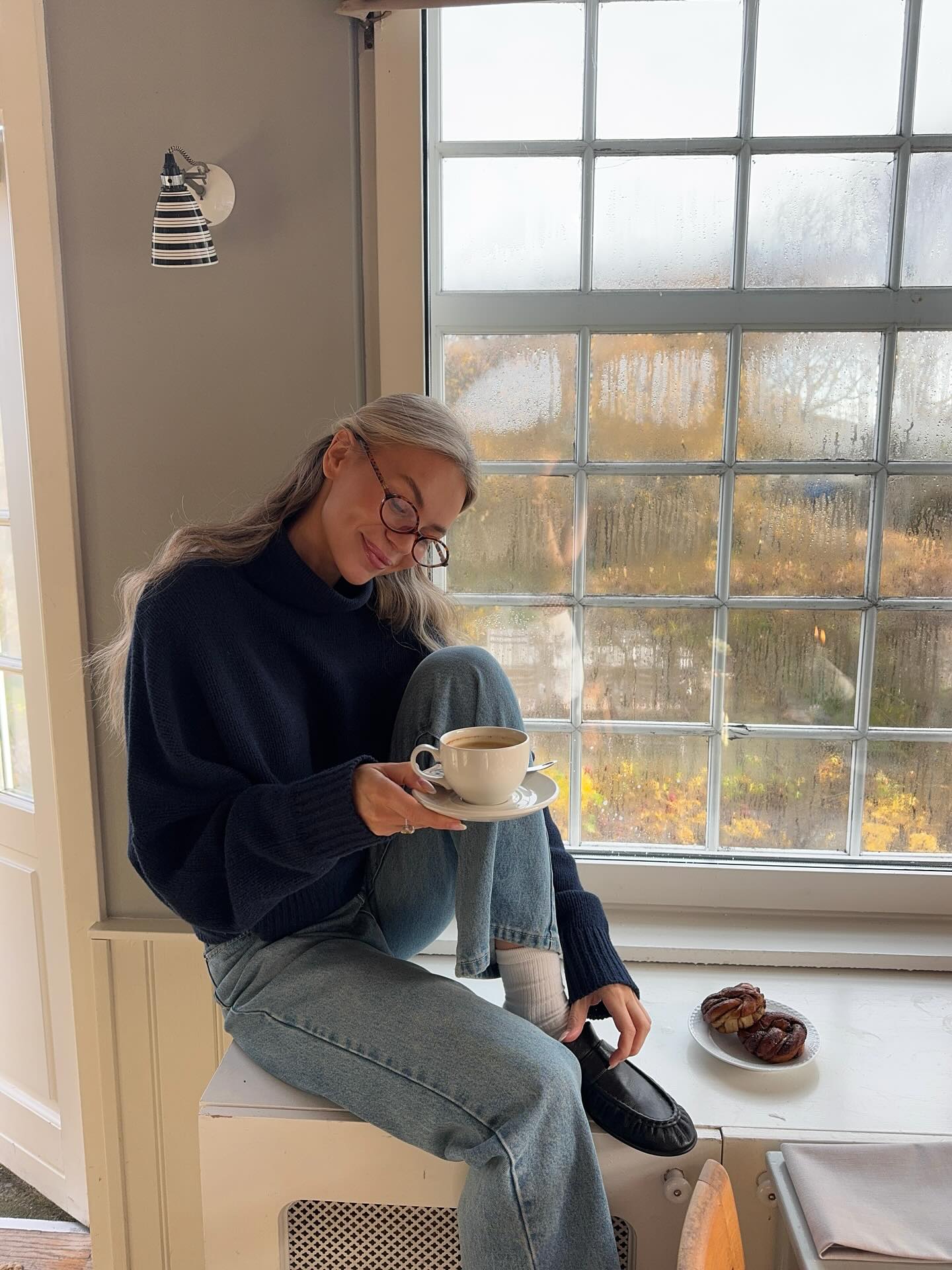 겨울에 꼭 있어야 하는 터틀넥💡
데님부터 슬랙스까지 어떤 룩이든 깔끔하게 살려주는 필수템❄️✨  이미지3