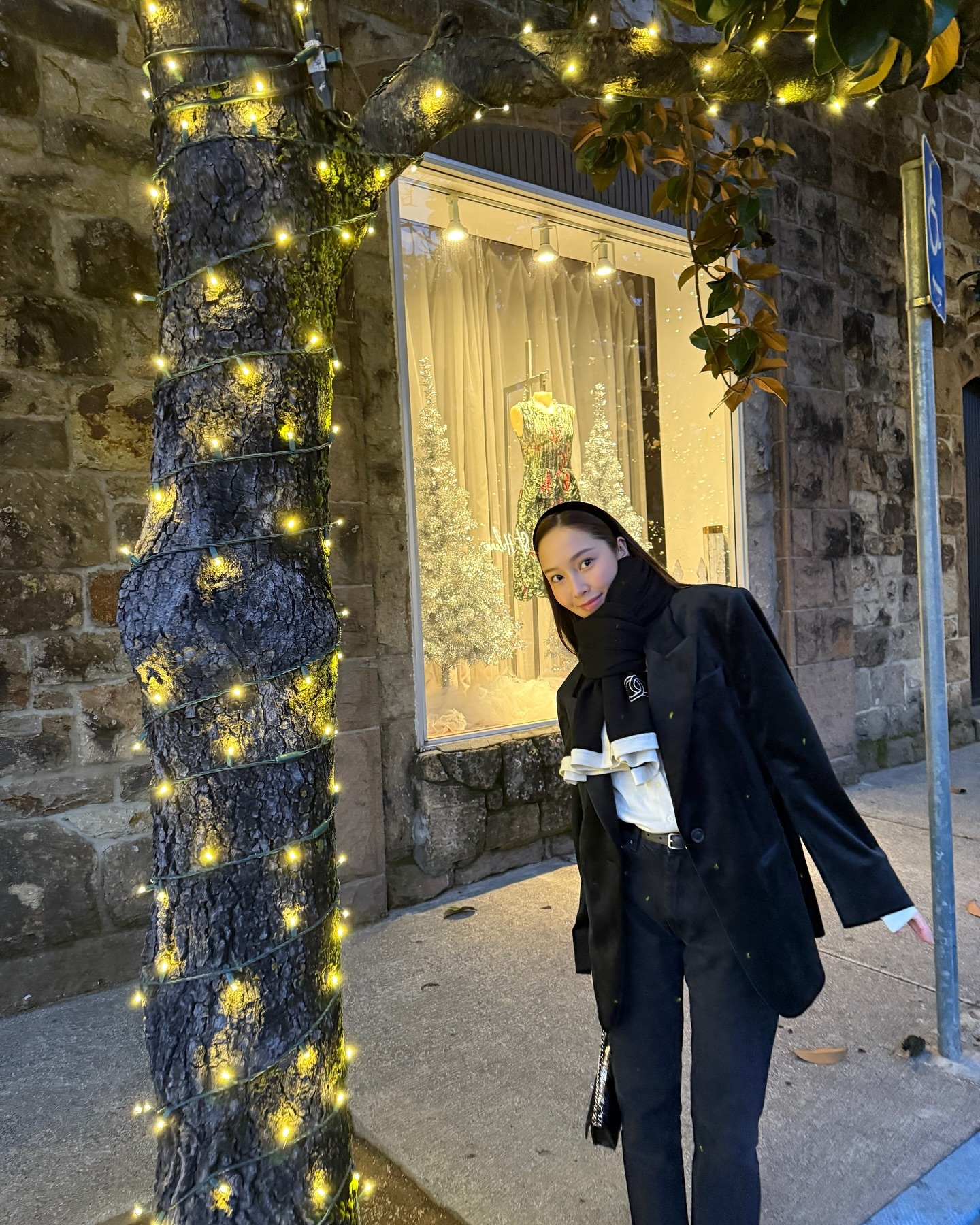 어디서든 통하는 블레이저 코트✨
출근룩부터 하객룩까지 블레이저 코트 하나면 충분👍🏻🖤 이미지4