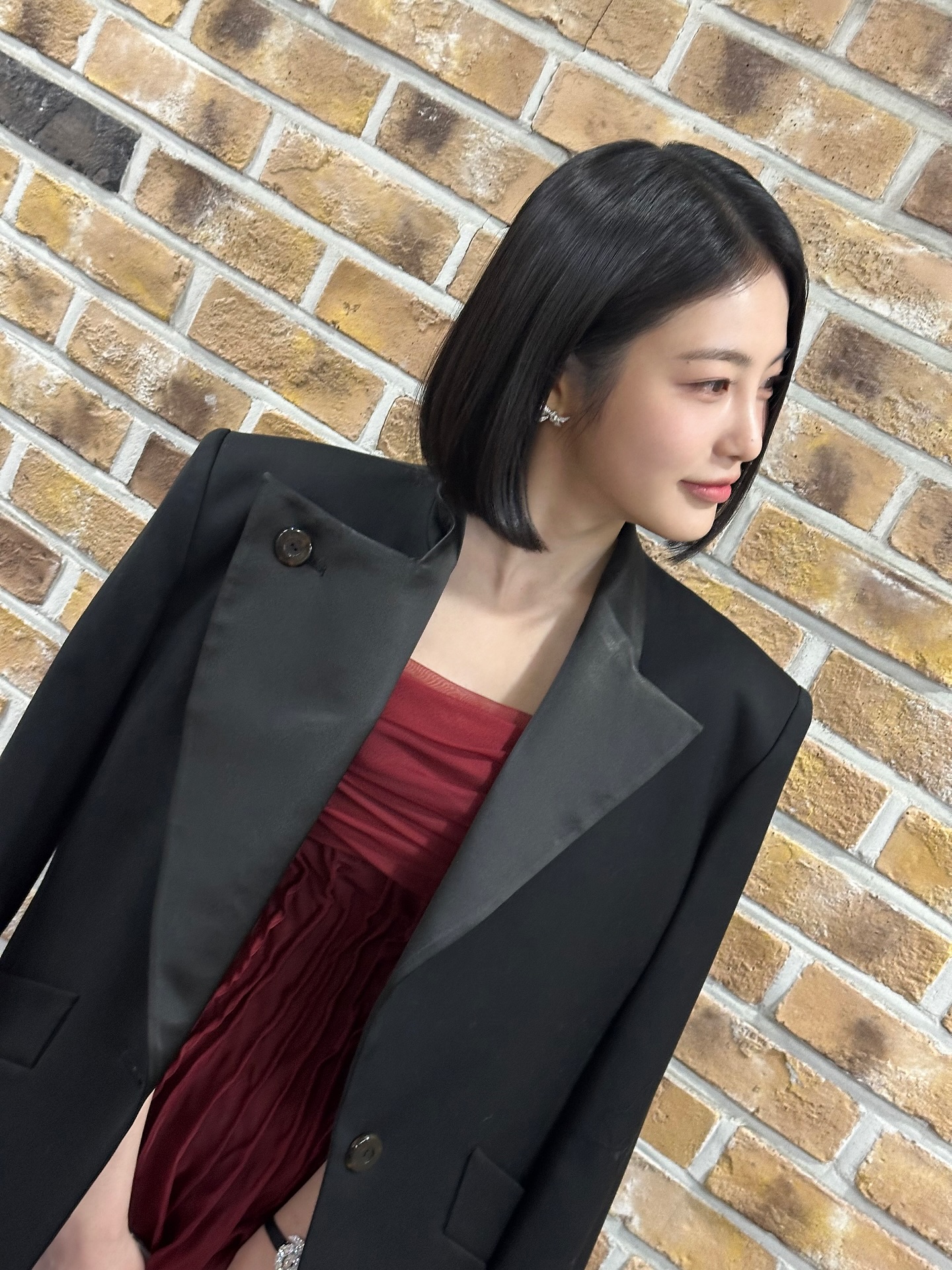 끝도 없는 단발의 매력💕
자꾸만 눈길이 가는 단발 헤어 스타일링💇‍♀️🖤 이미지1