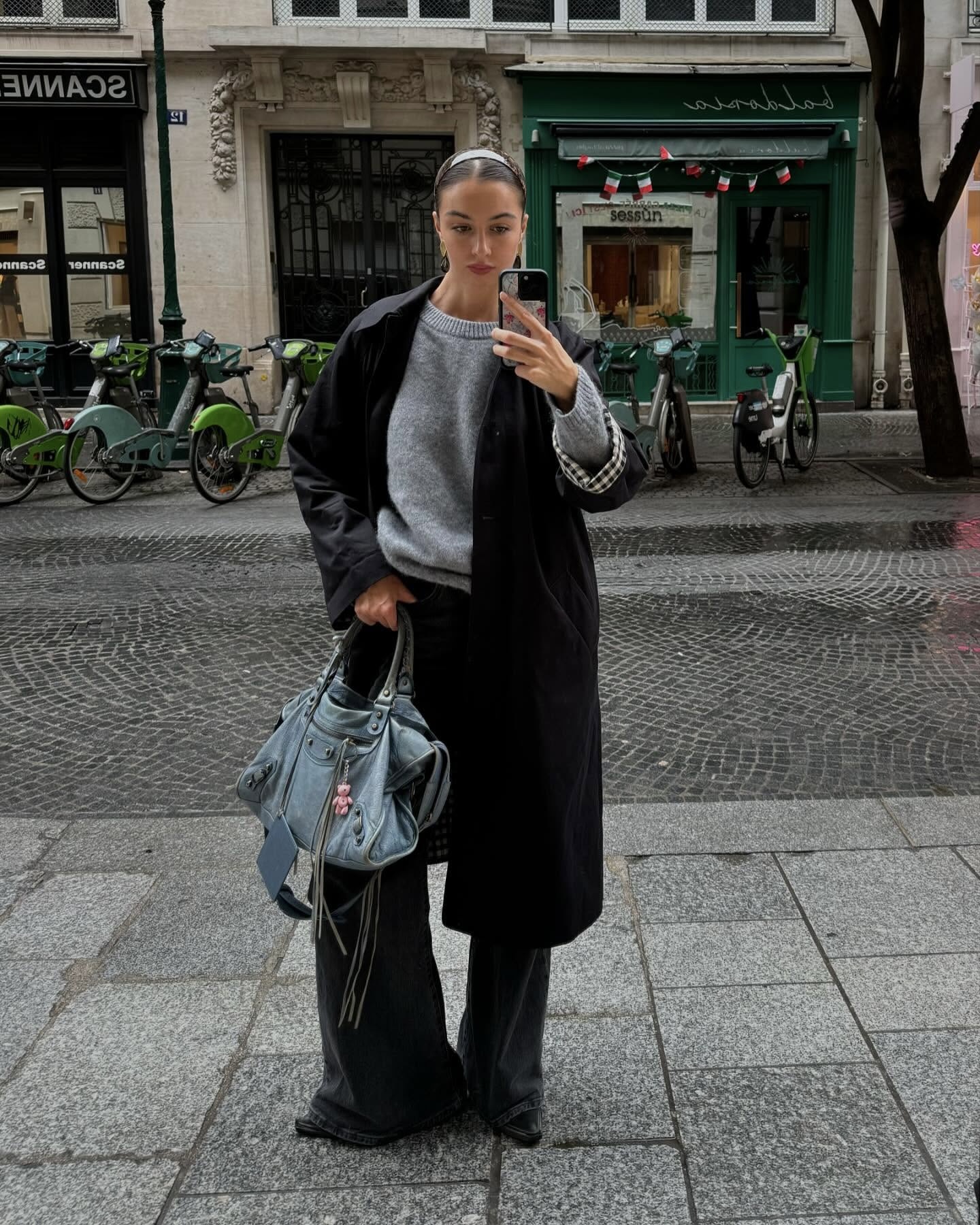 핫걸 필수템🔥로우 라이즈 부츠컷
허리선 낮추고 다리는 길어 보이게✨👖완벽 실루엣 부츠컷 팬츠 이미지4