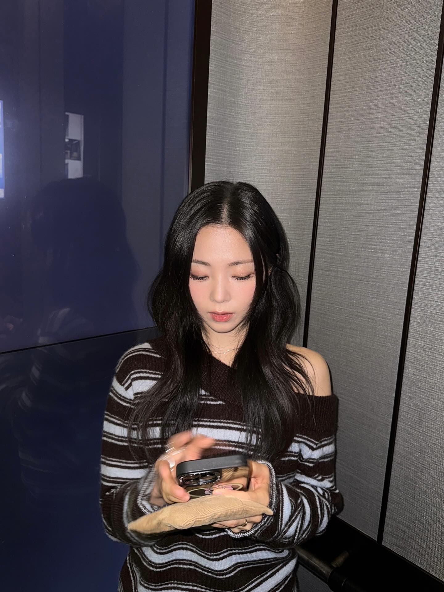 썸남도 반하는 오픈숄더 니트💘
데이트부터 연말 파티까지 여리여리한 오픈숄더 니트로 쭉🧶🤍 이미지5