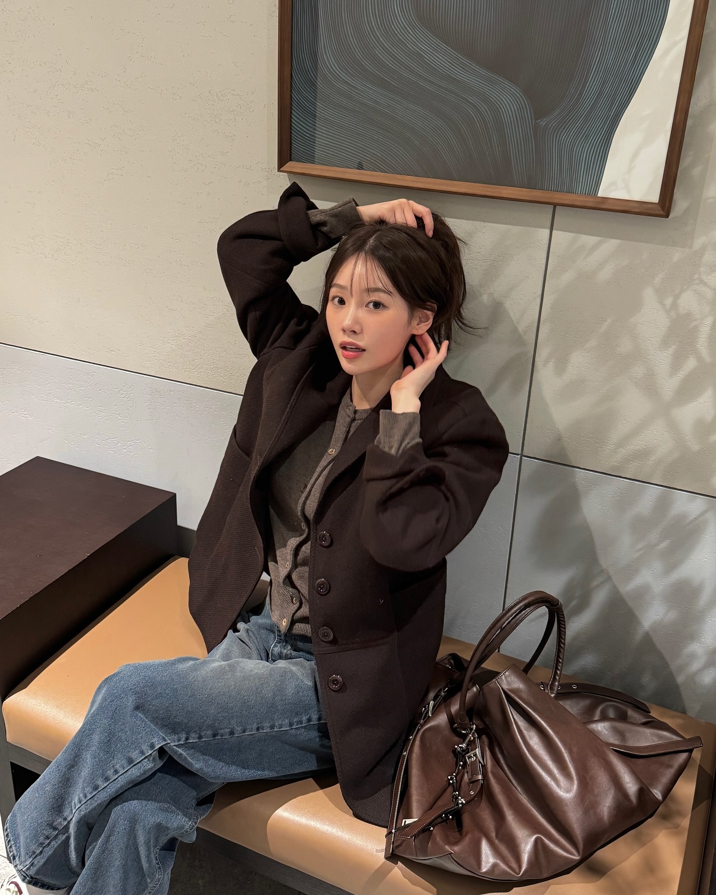 입는 순간 비율 살아나는 자켓🖤
어깨 라인과 깔끔한 실루엣의 블레이저 자켓✨🪞 이미지5