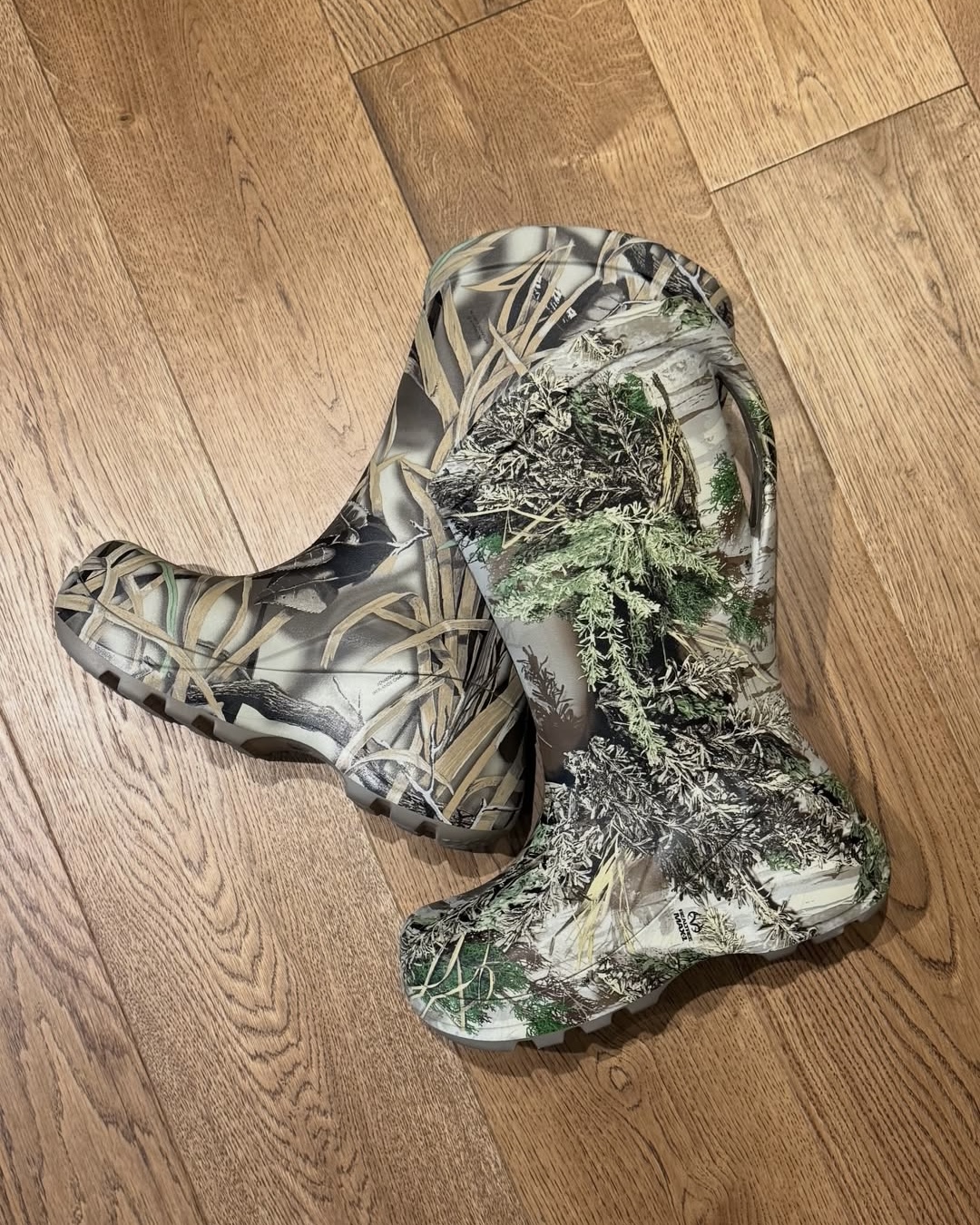 강력한 크록스 카모 부츠🐸 이미지6