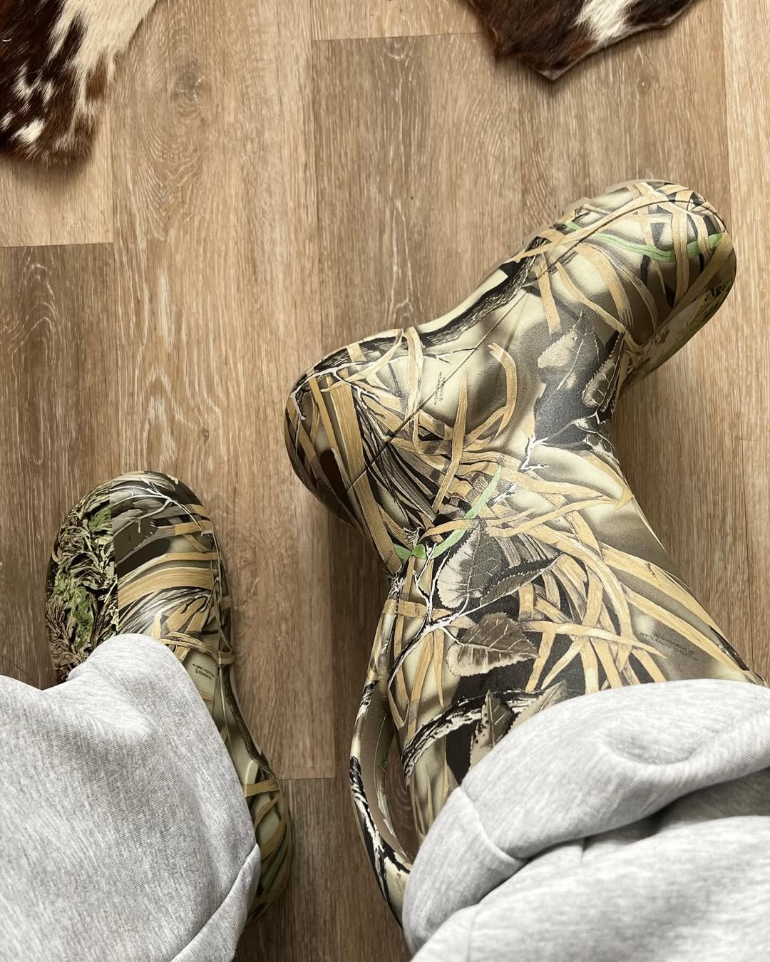 강력한 크록스 카모 부츠🐸 이미지1