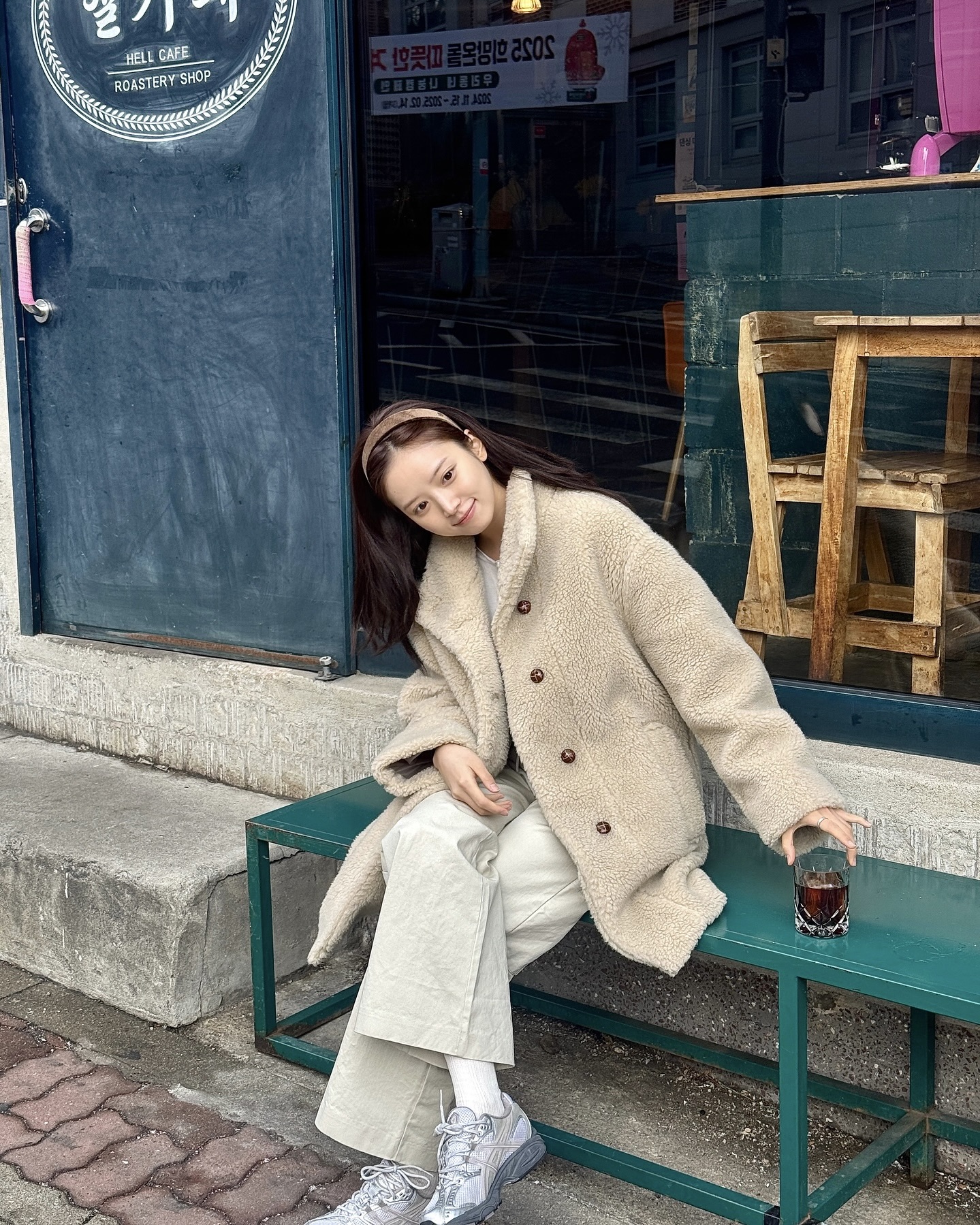 보기만 해도 포근한 뽀글이 코트🤍
울 코트가 질린다면 뽀글이 코트로 더 귀엽고 색다르게💫🫧 이미지4