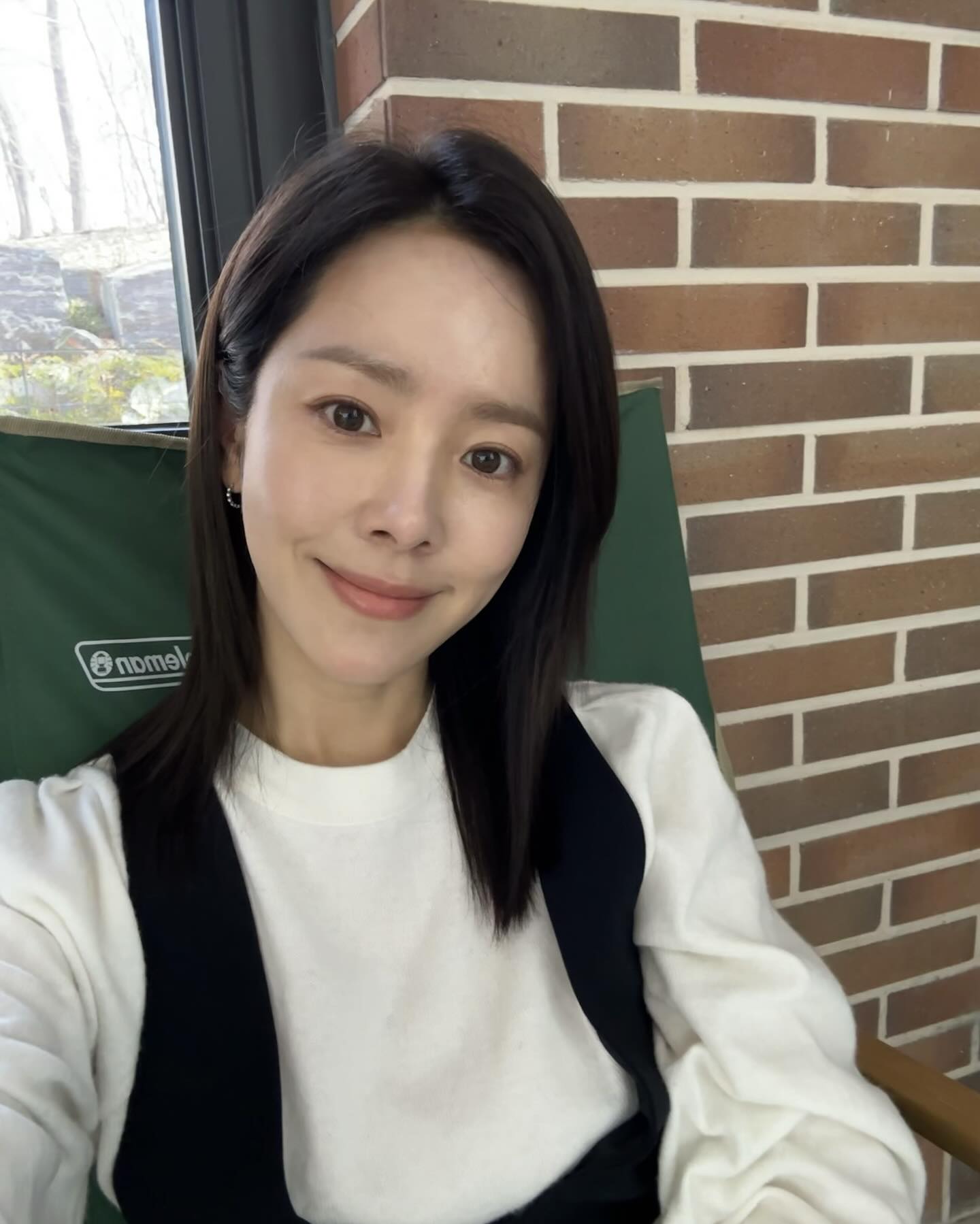 긴 머리 고집했다면 중단발 어때?💇🏻‍♀️
레이어드부터 C컬까지 다양한 중단발 매력에 빠져보자🖤🎶 이미지5