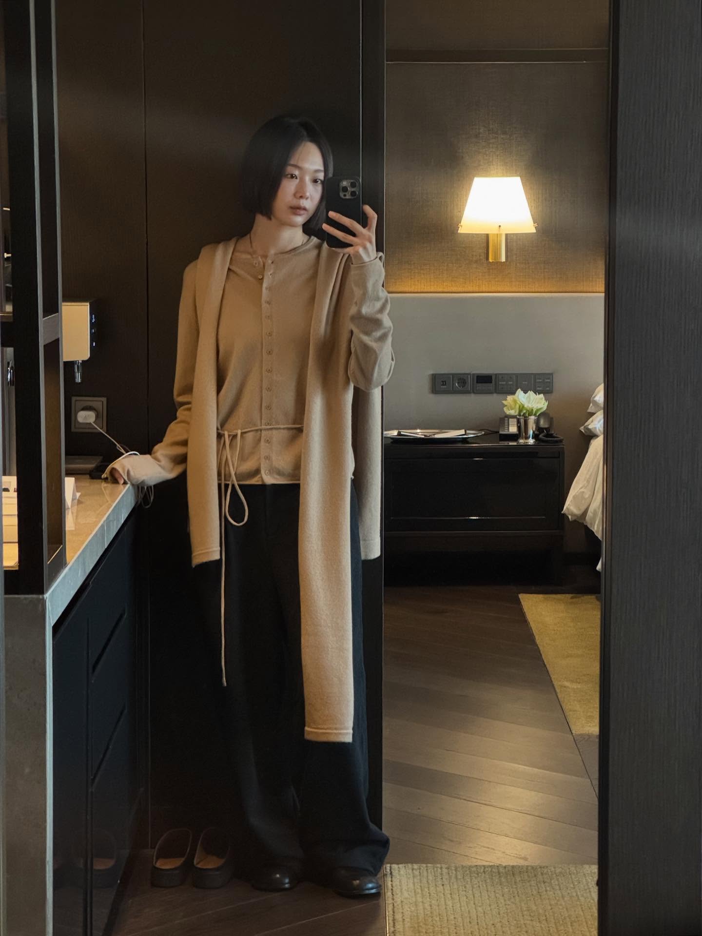 요즘 제일 손이 가는 가디건🧵 
어떤 코디에도 편하게 톤 맞춰주는 기본템✨🧶 이미지2