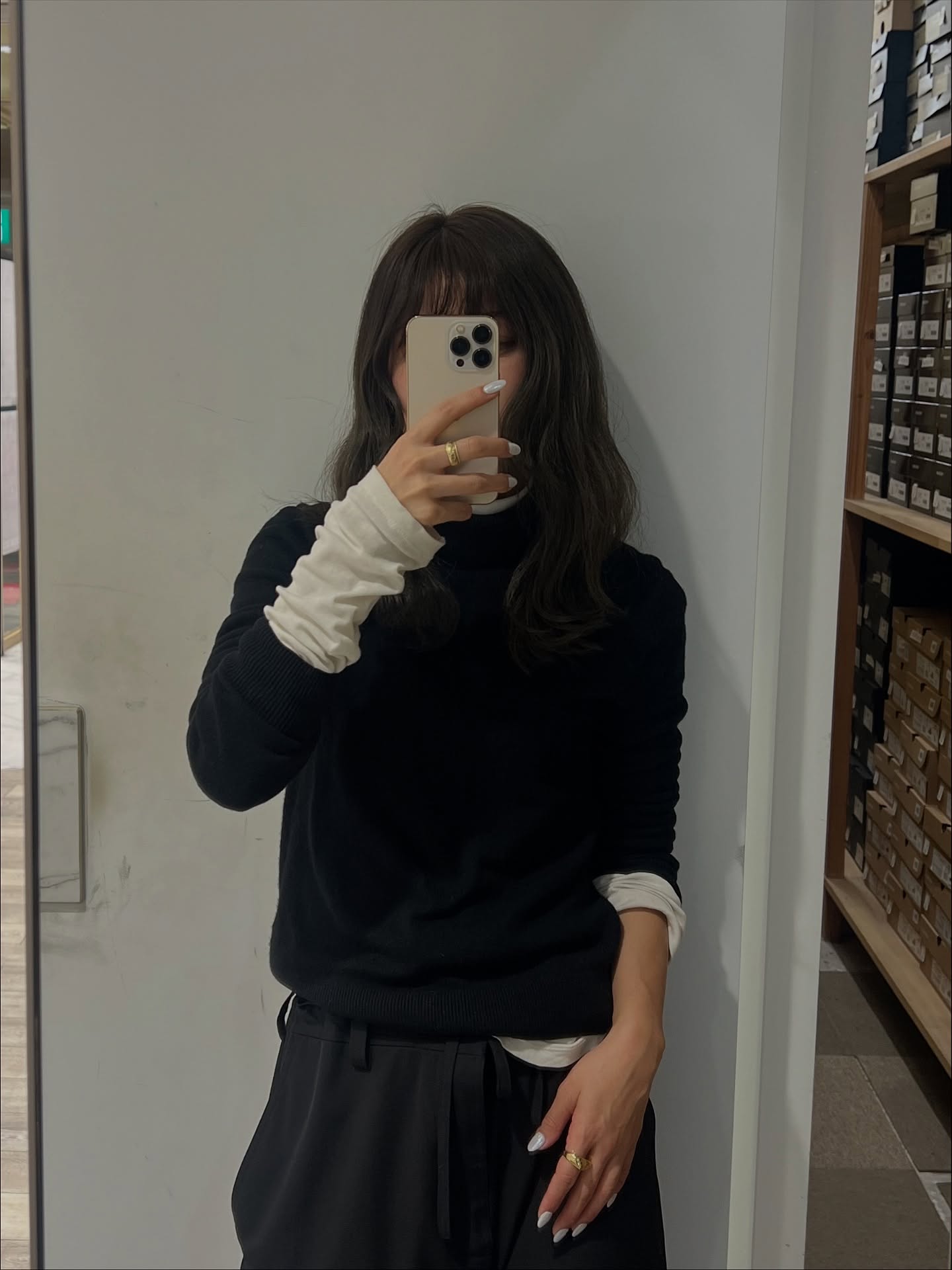 베이직한 롱 슬리브 하나쯤 필수🤍
단독으로 깔끔, 레이어링으로 세련되게✨☑️기본템 역할 톡톡 이미지1