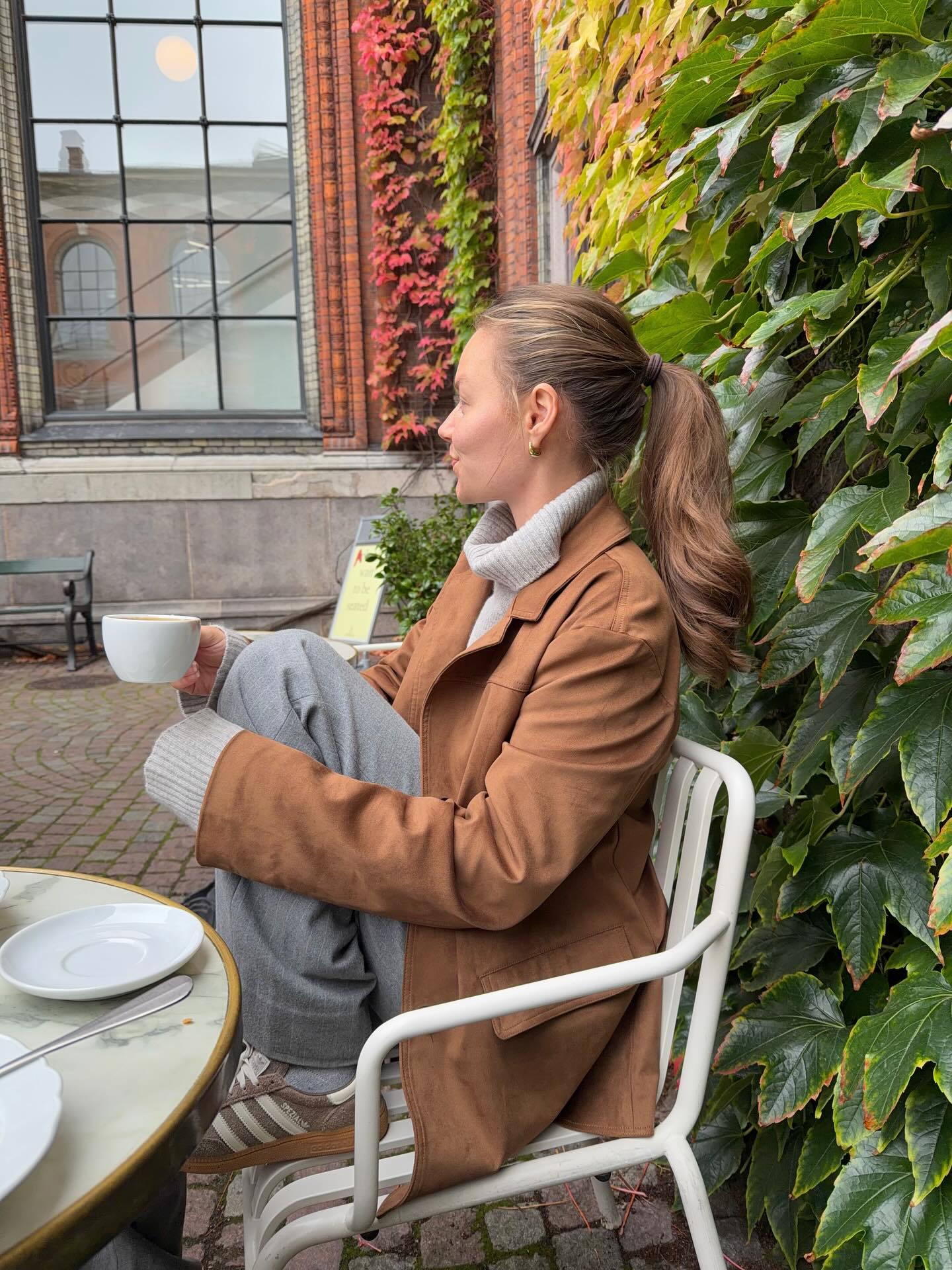 포근하게 감싸는 하이넥의 매력🧶
올라오는 넥 라인으로 따뜻한 겨울 코디하기 ❄️🤎 이미지3