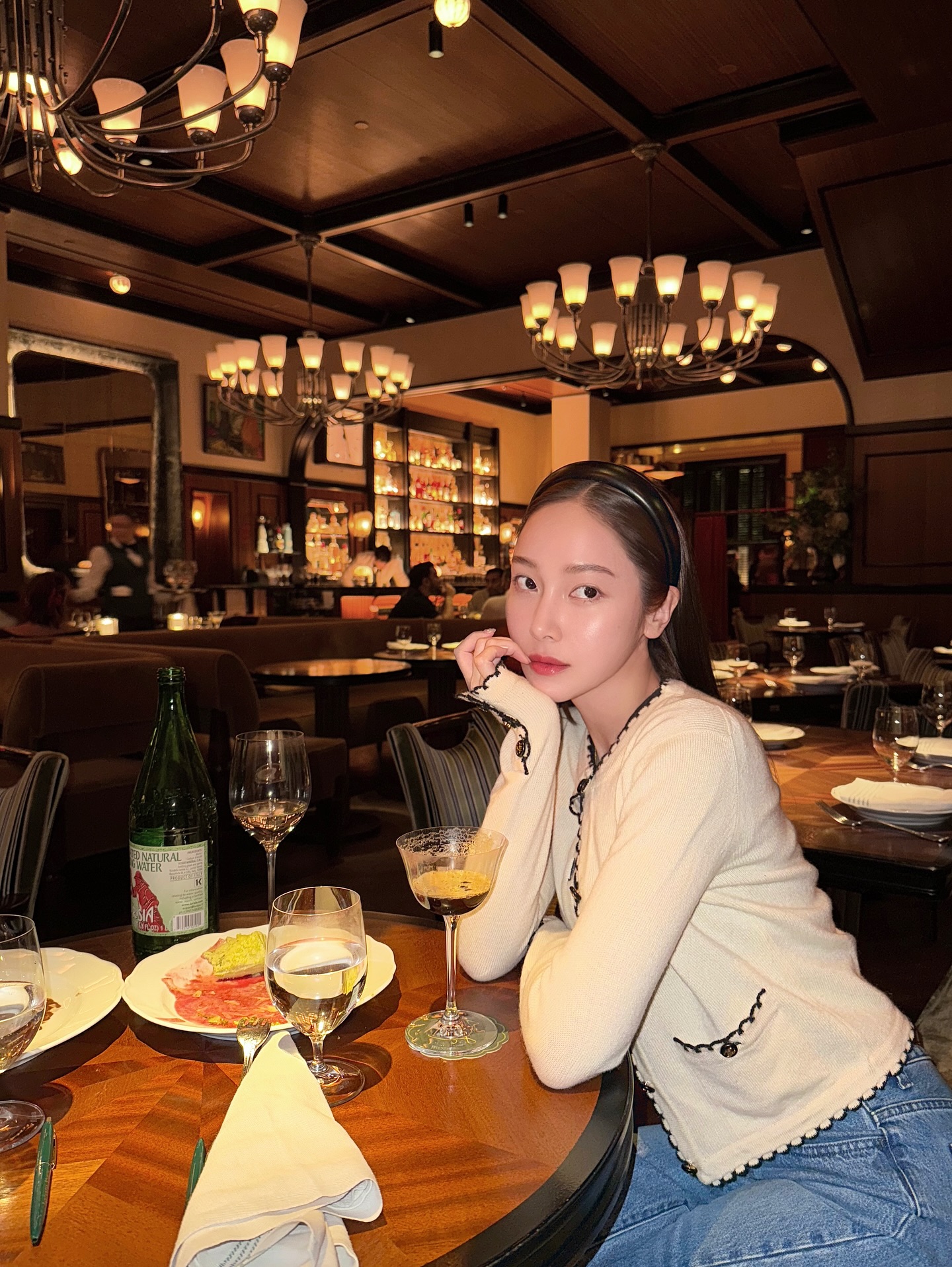 요즘 제일 손이 가는 가디건🧵 
어떤 코디에도 편하게 톤 맞춰주는 기본템✨🧶 이미지3