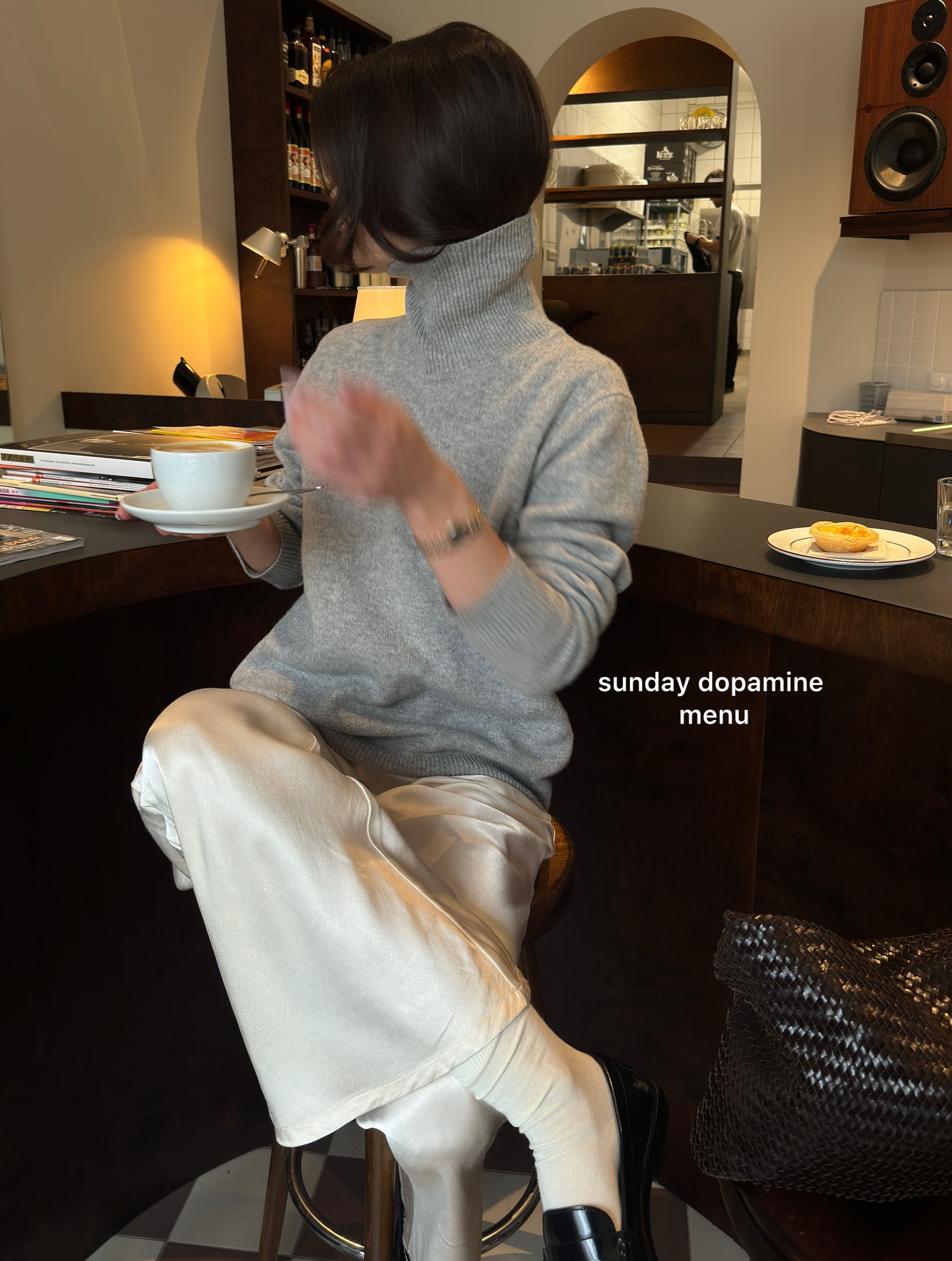 포근하게 감싸는 하이넥의 매력🧶
올라오는 넥 라인으로 따뜻한 겨울 코디하기 ❄️🤎 이미지1