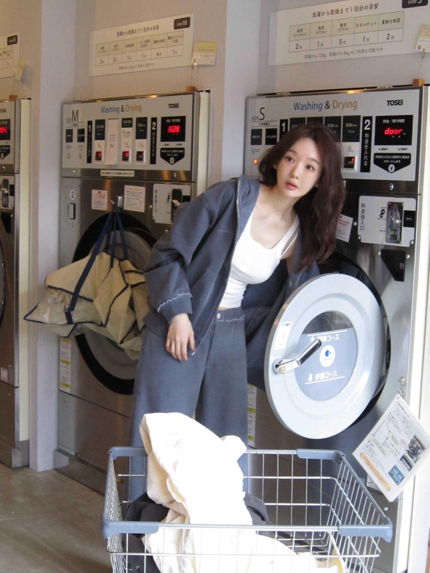 오늘 하루 편안하게 후드집업으로💭
오버핏 후드집업으로 완성하는 꾸안꾸 데일리룩의 필수템🎶💫 이미지2