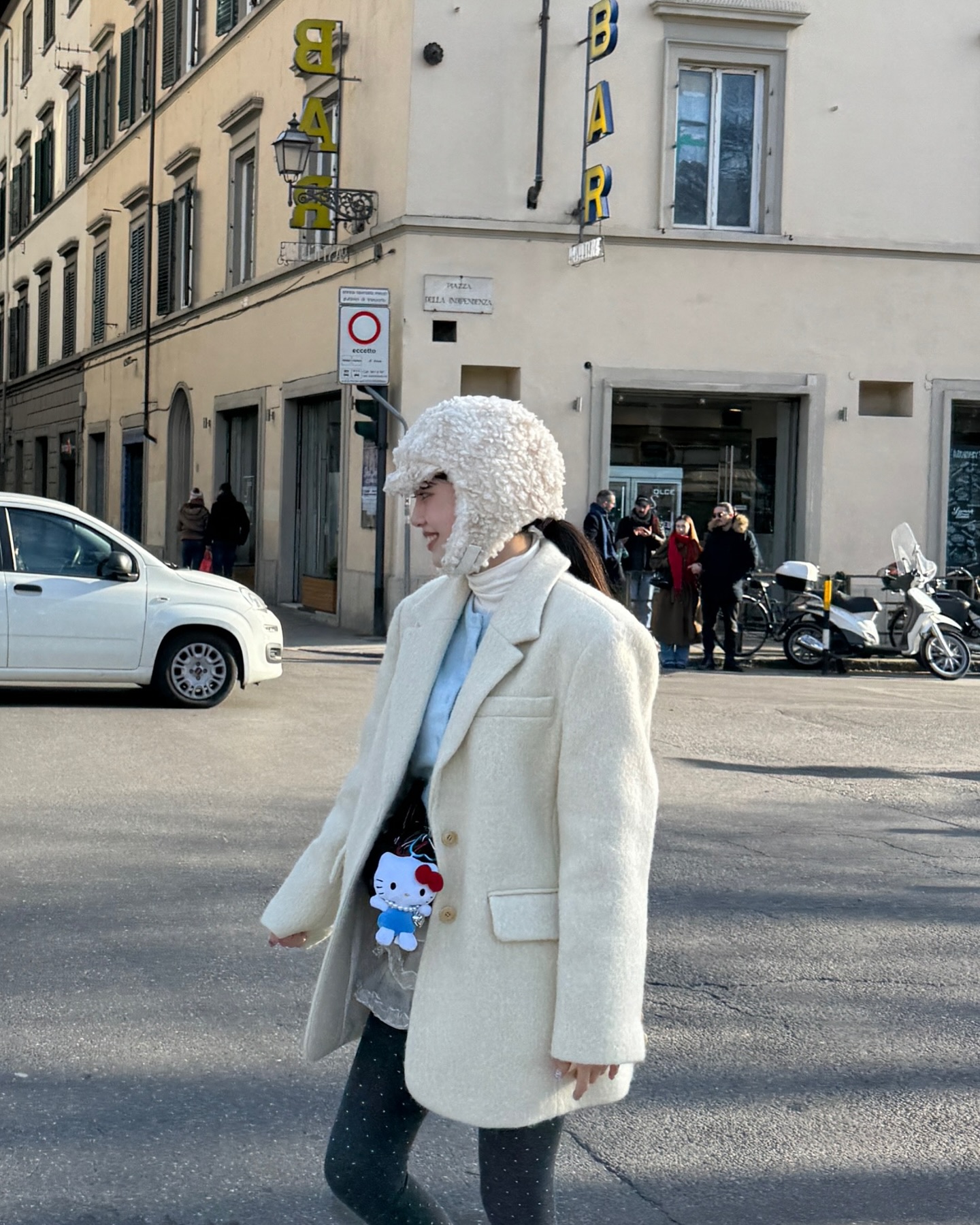 가디건 + 코트 조합으로 입어봐💡
그럼 레이어드 센스까지 챙겨 더 세련되고 포근해질 거야❤️🤎 이미지2