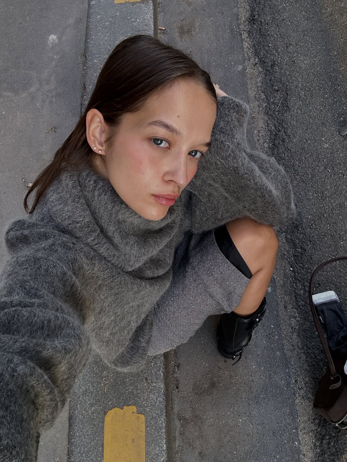 포근하게 감싸는 하이넥의 매력🧶
올라오는 넥 라인으로 따뜻한 겨울 코디하기 ❄️🤎 이미지5