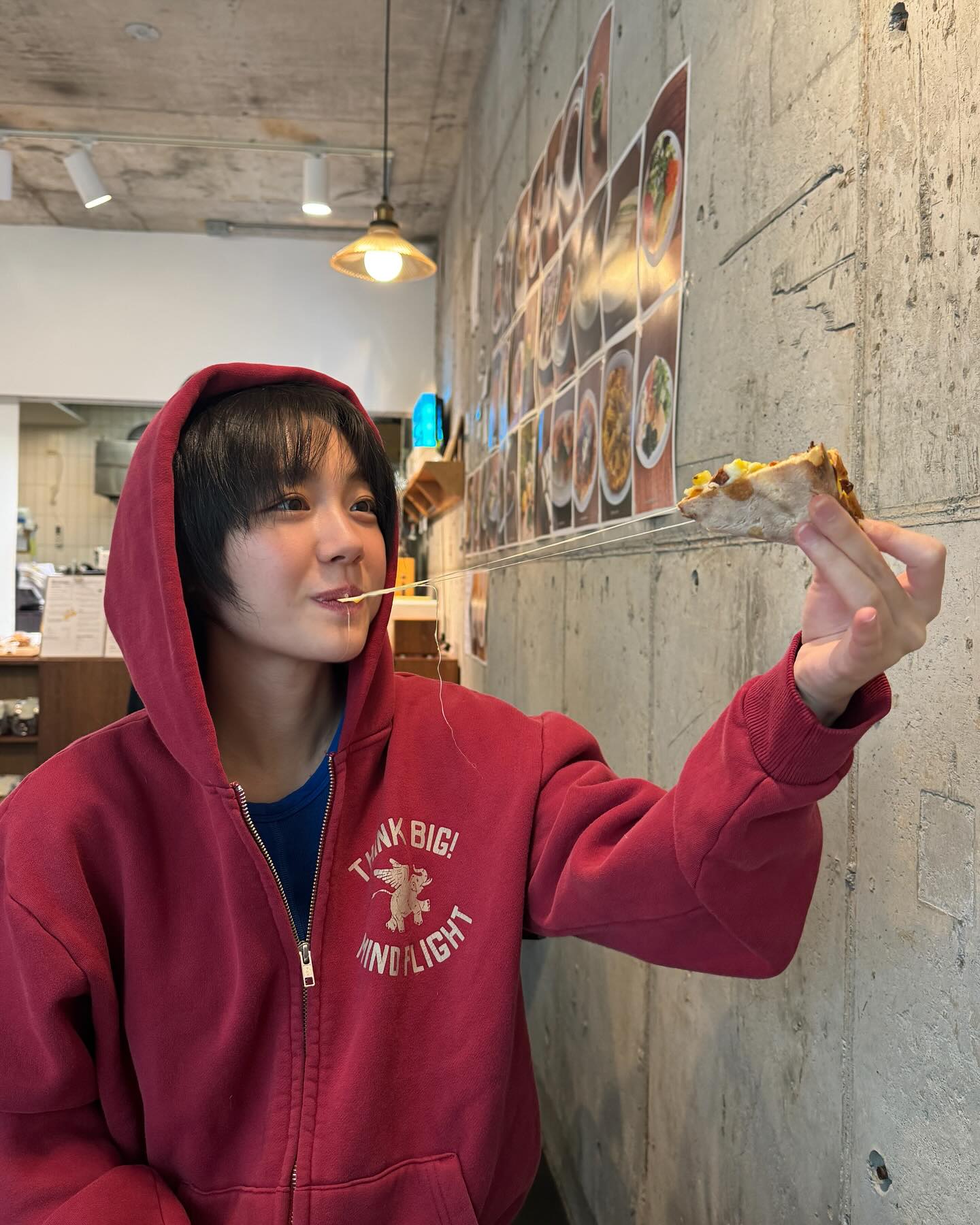 오늘 하루 편안하게 후드집업으로💭
오버핏 후드집업으로 완성하는 꾸안꾸 데일리룩의 필수템🎶💫 이미지3