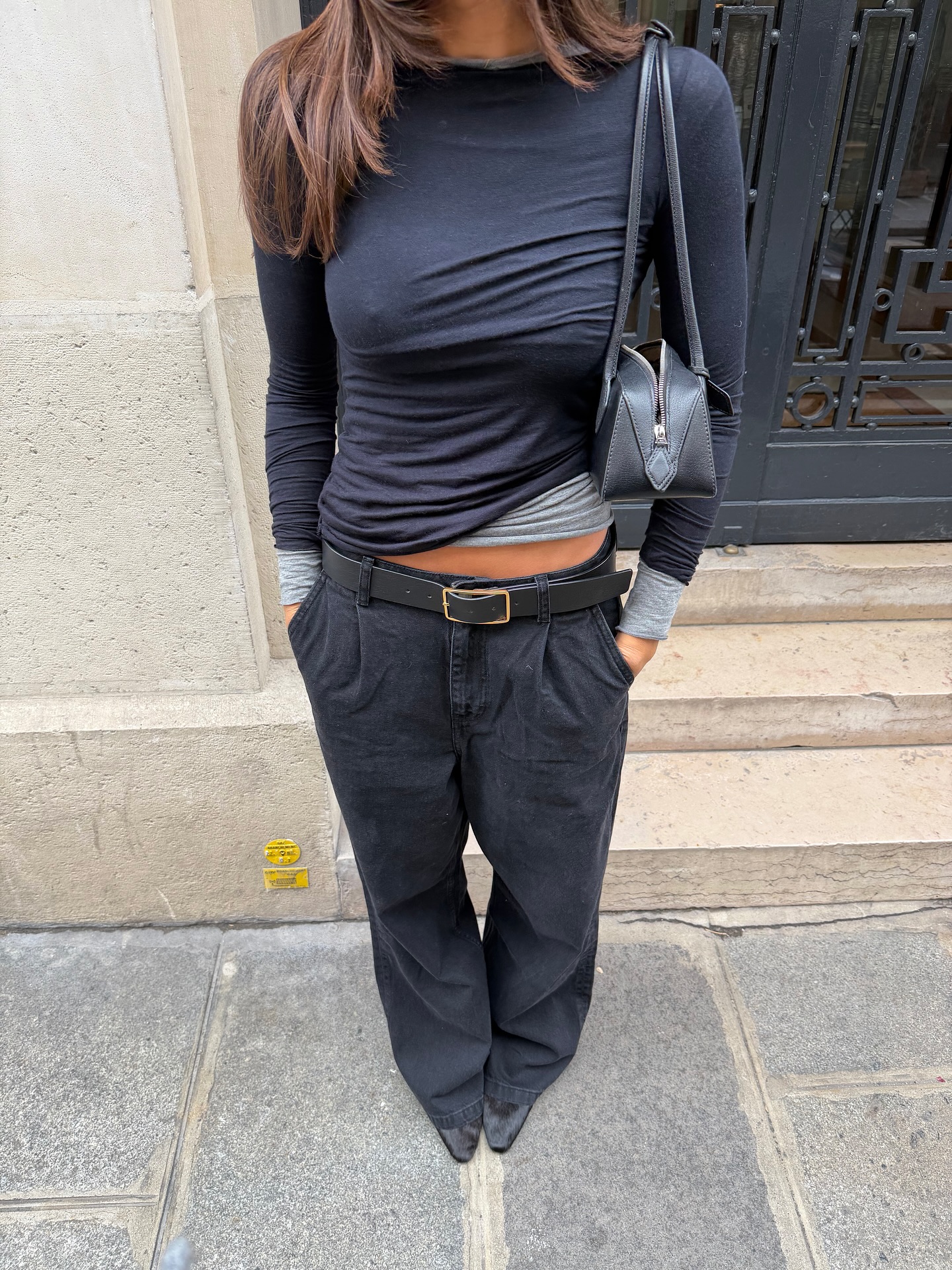 베이직한 롱 슬리브 하나쯤 필수🤍
단독으로 깔끔, 레이어링으로 세련되게✨☑️기본템 역할 톡톡 이미지5